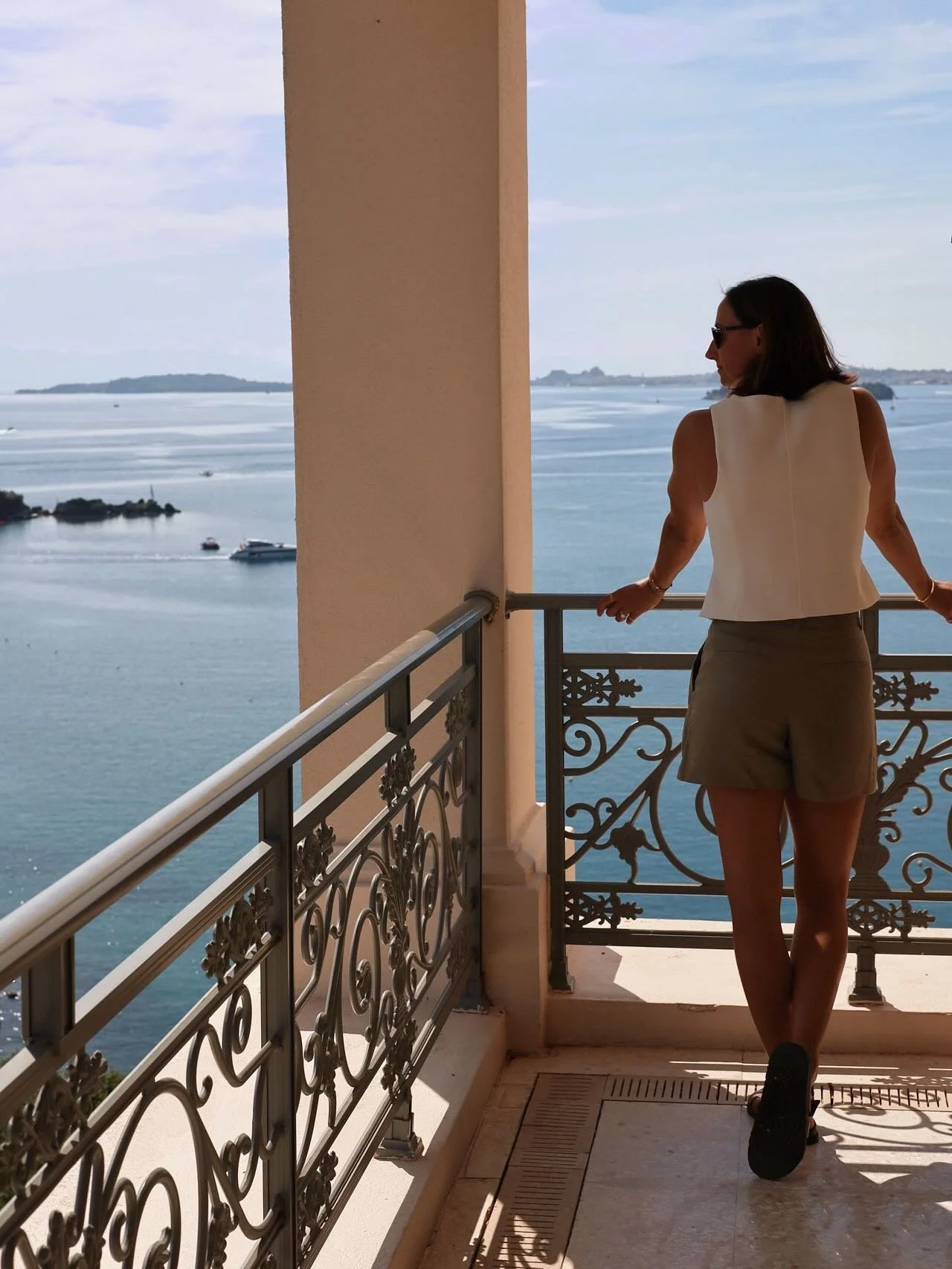 Euro summer vibes in full swing. Who else is back from a trip &amp; already thinking about booking the next? 🙋🏻&zwj;♀️🙋🏼&zwj;♀️ #traveler #fora