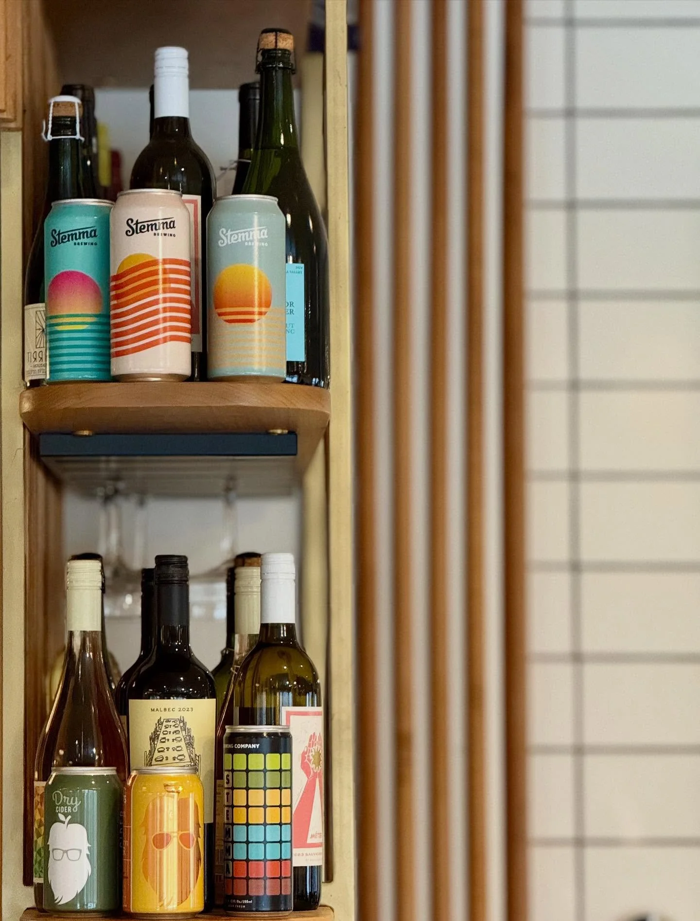 Check out our new beer and cider selections from @stemmabrewing and @lostgiantsciderco !