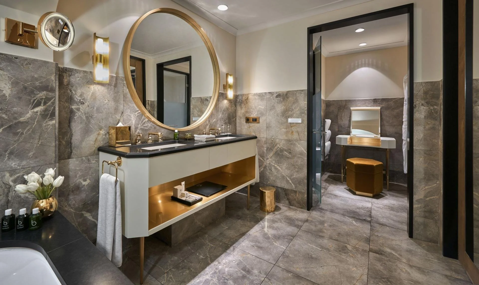 Hotel L'Apogee - Bathroom.jpg