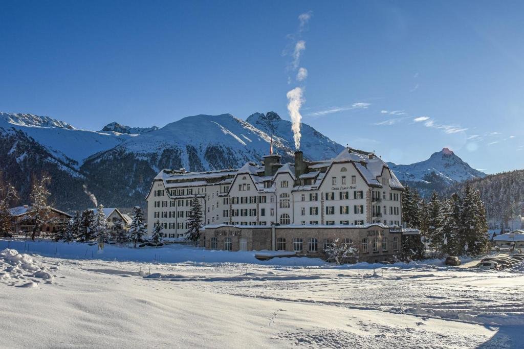 Cresta Palace - Exterior 2.jpg