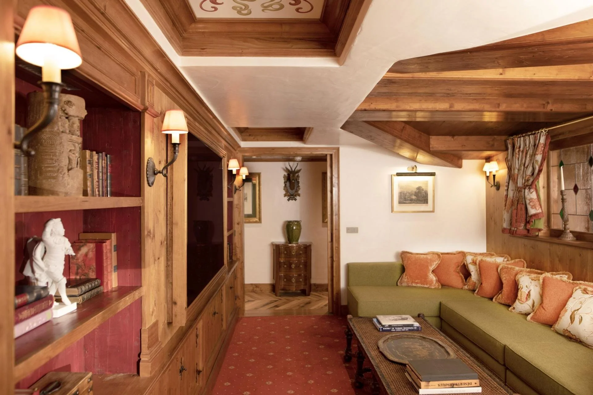 Les Airelles Penthouse - Snug 2.jpg