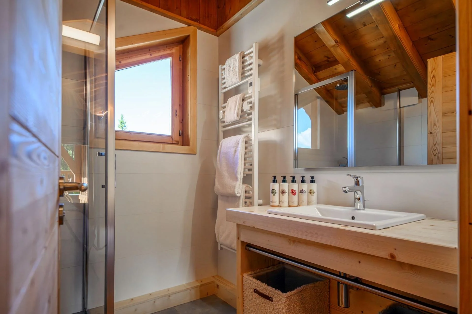 Chalet Indiana - Bathroom.jpg