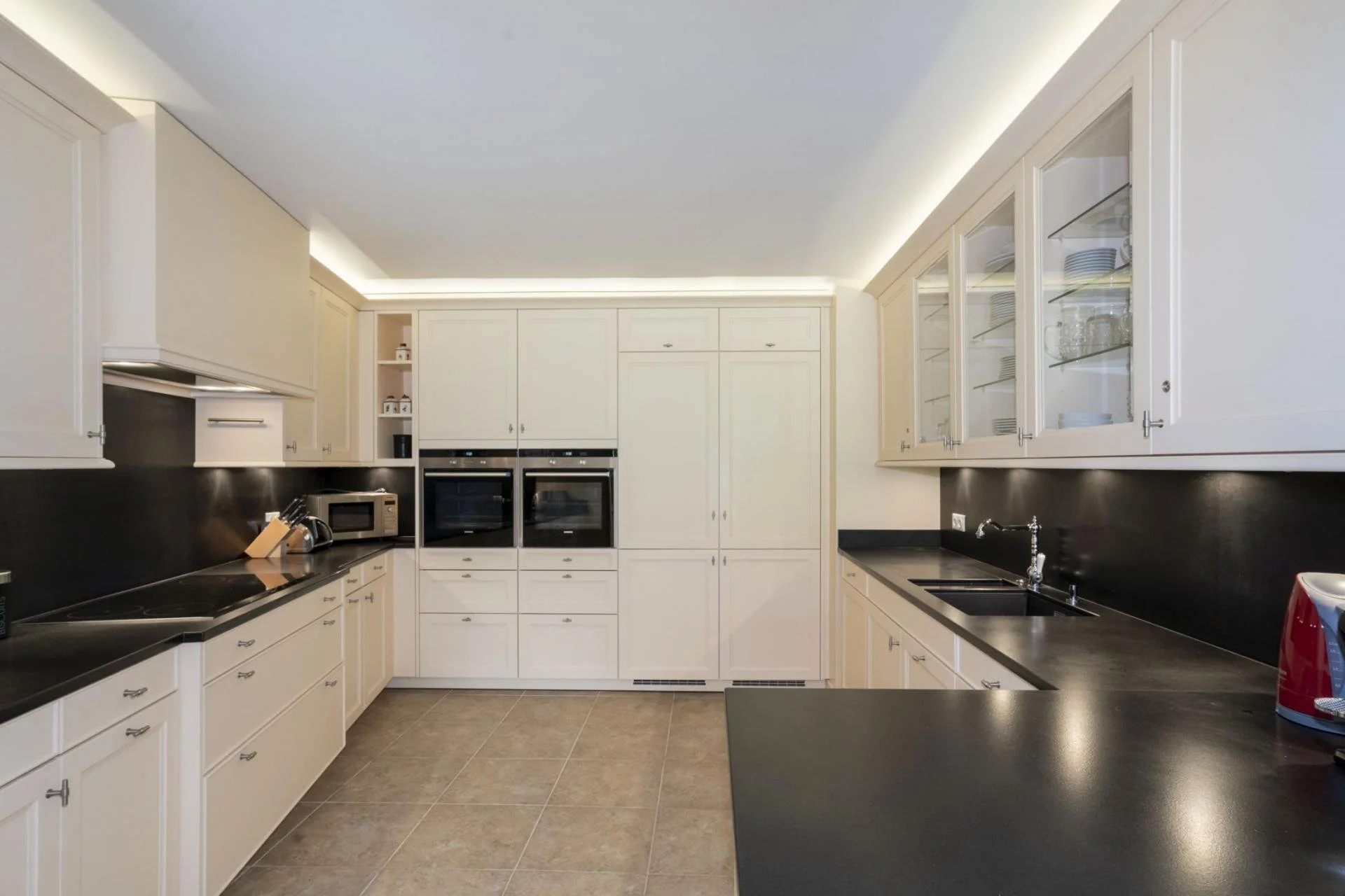 Chalet Foret - Kitchen.jpg