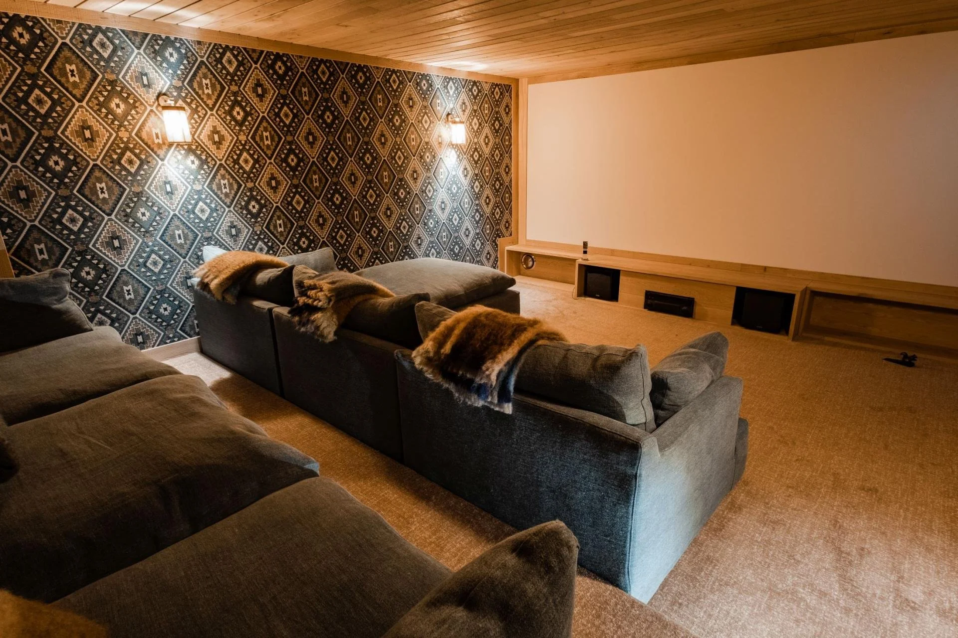 Chalet La Grange - Cinema.jpg