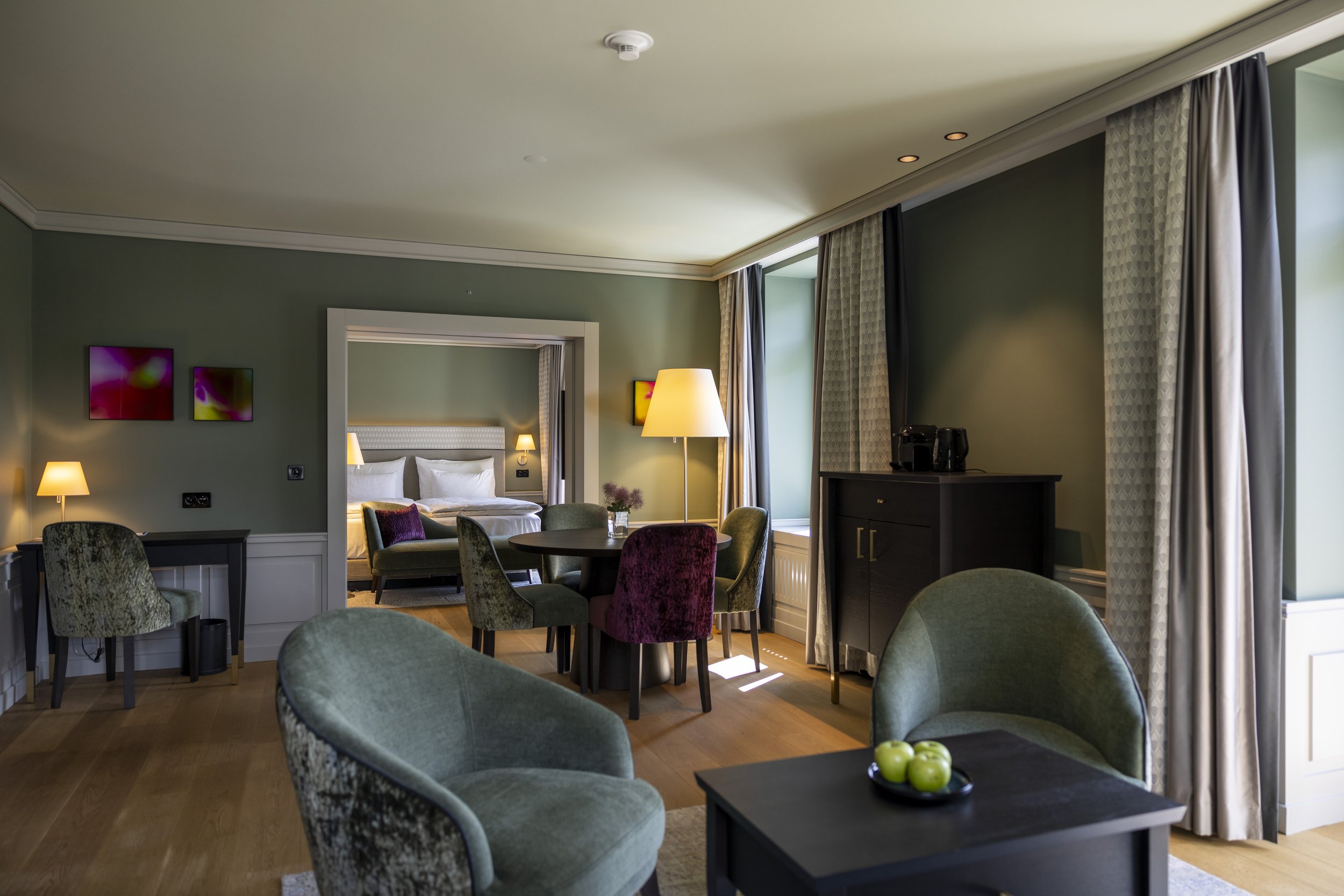 Cresta Palace - Room 2.jpg