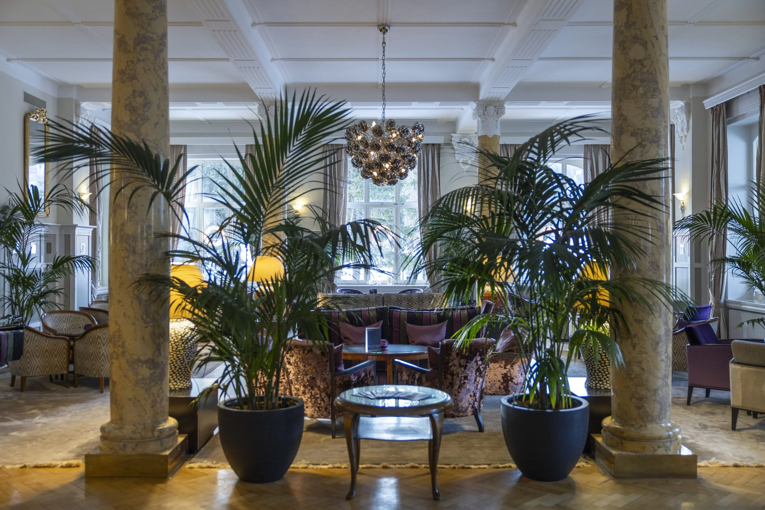 Cresta Palace - Lobby 2.jpg