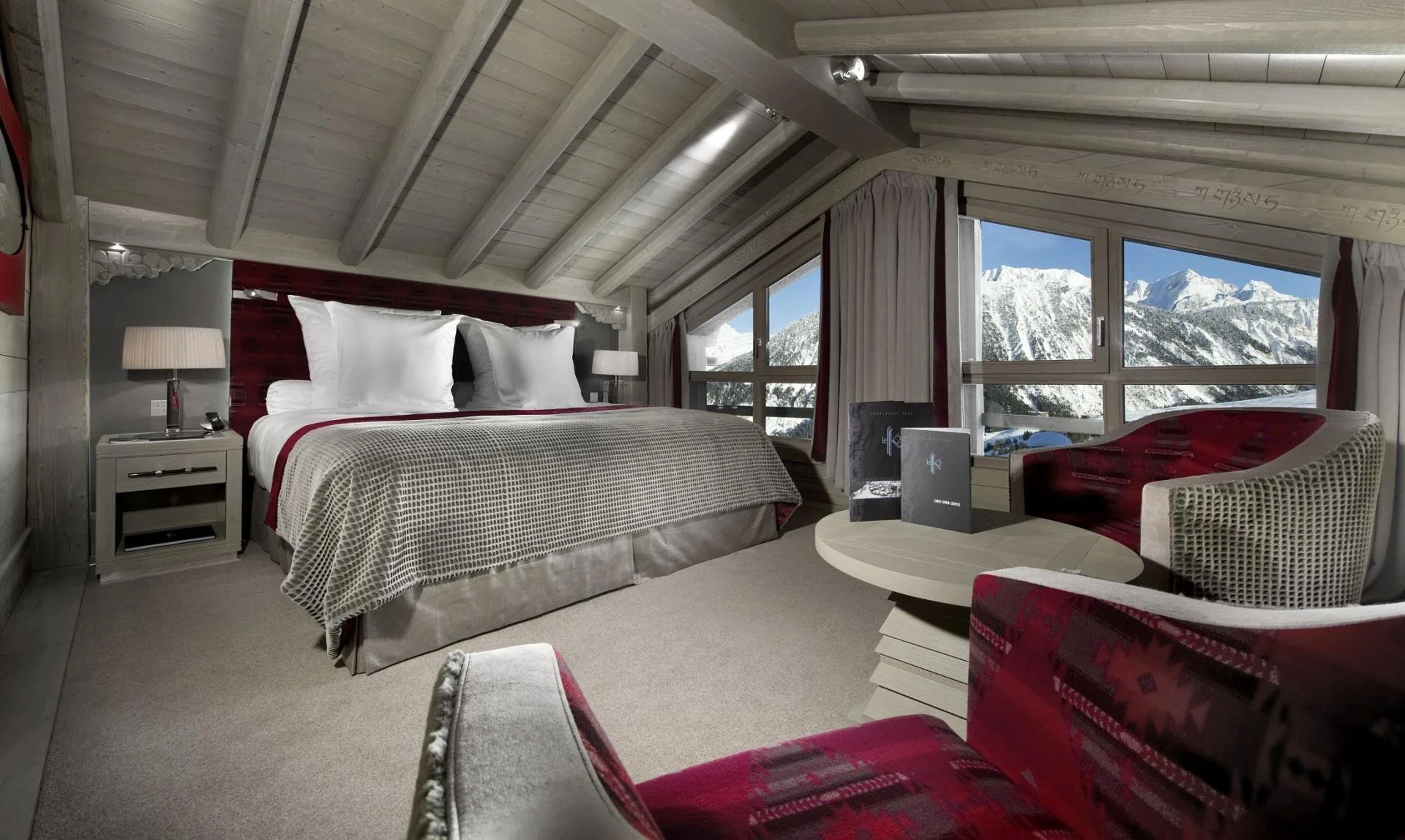 Le K2 Palace - Room 3.jpg