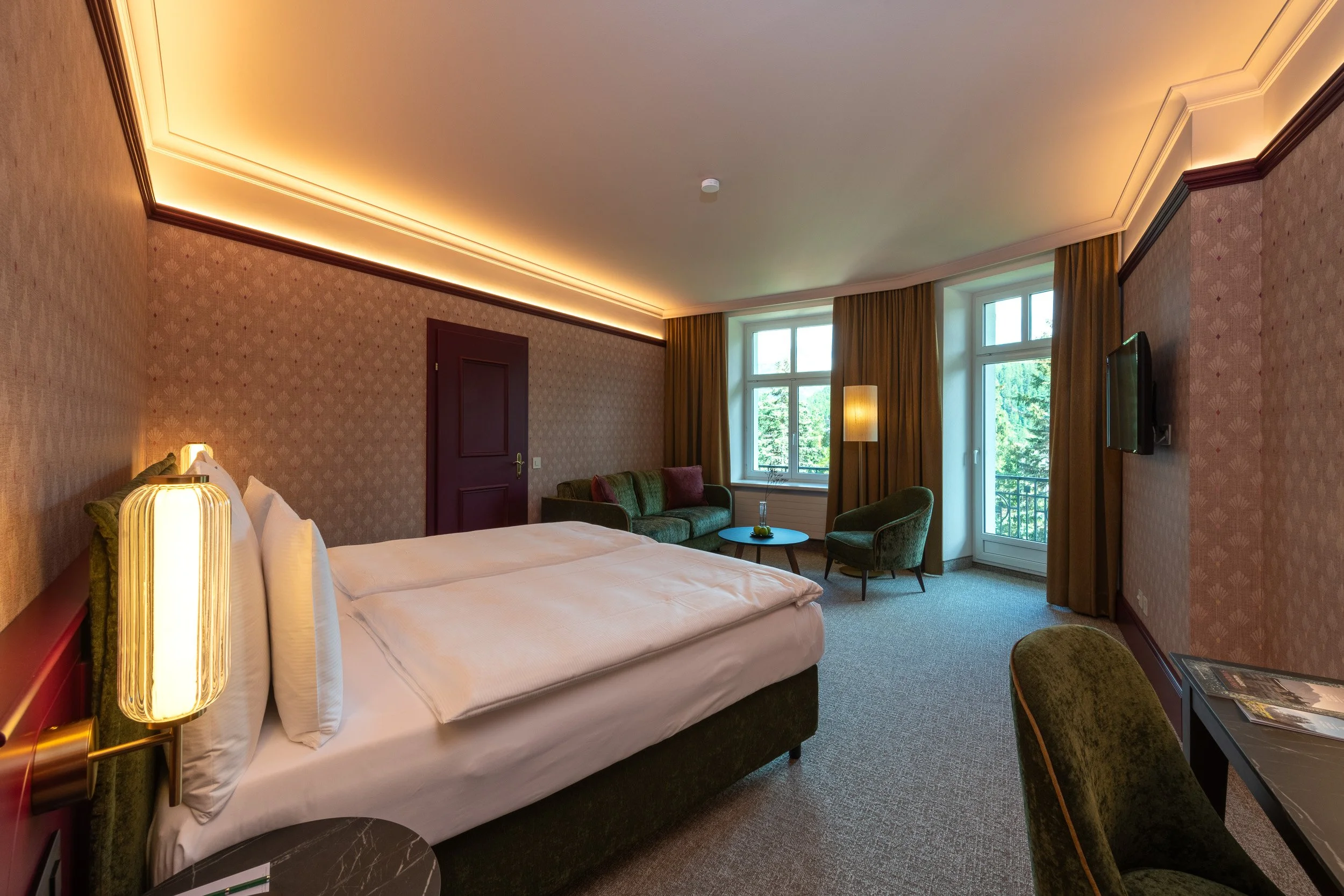 Cresta Palace - Room 1.jpg