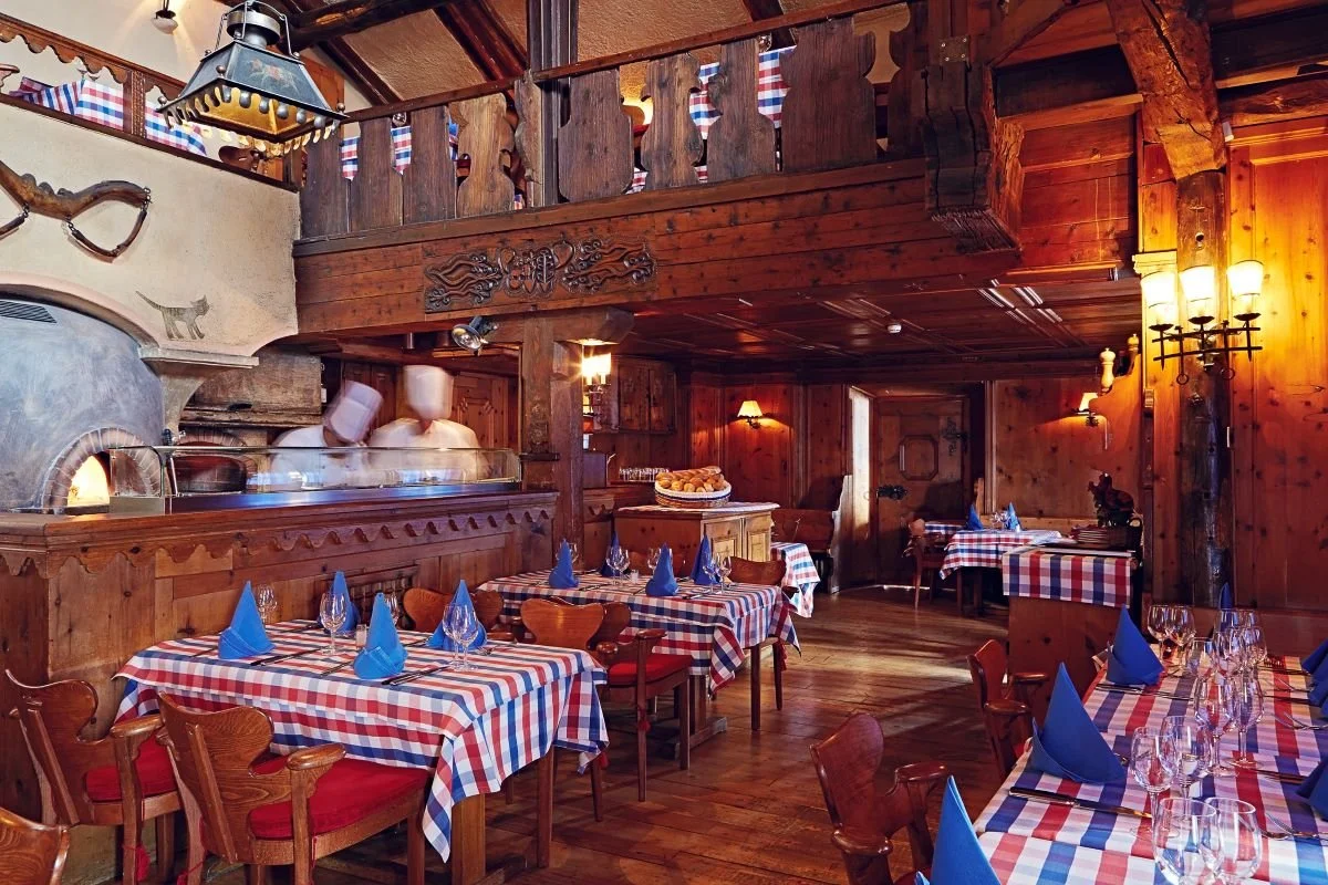 Badrutt's Palace - Pizzeria.jpg