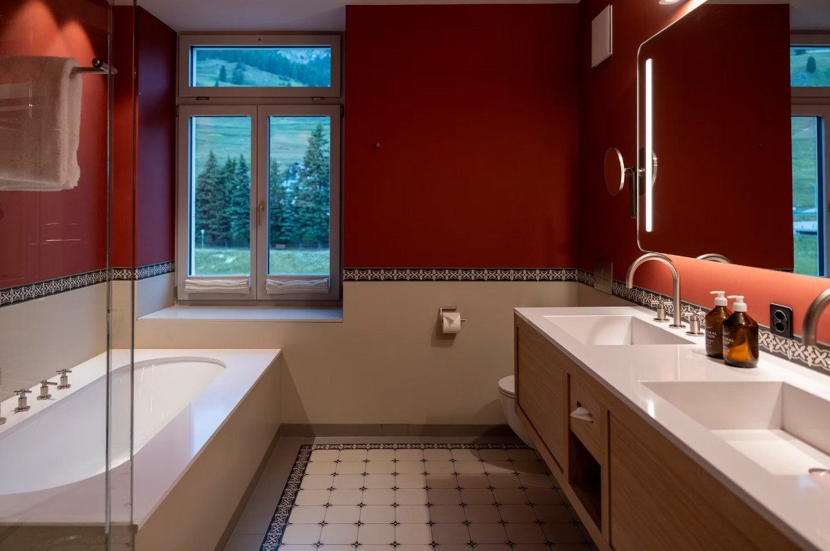 Cresta Palace - Bathroom 2.jpg