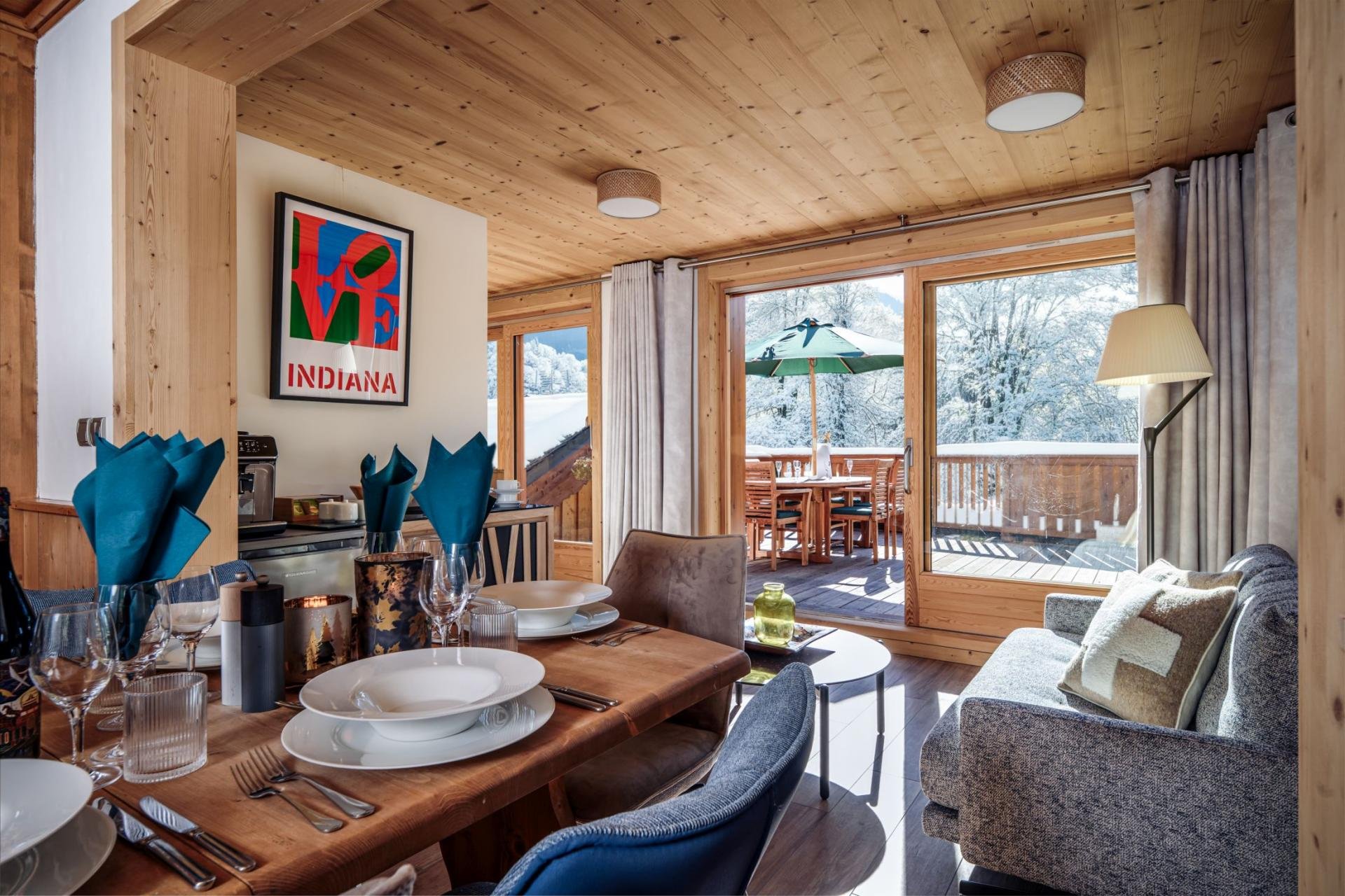 Chalet Indiana - Dining Room 2.jpg