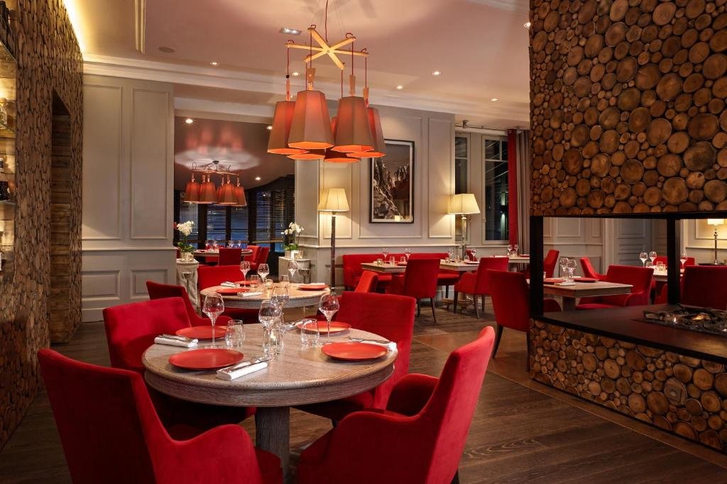 Hotel Mont Blanc Chamonix - Restaurant 2.jpg
