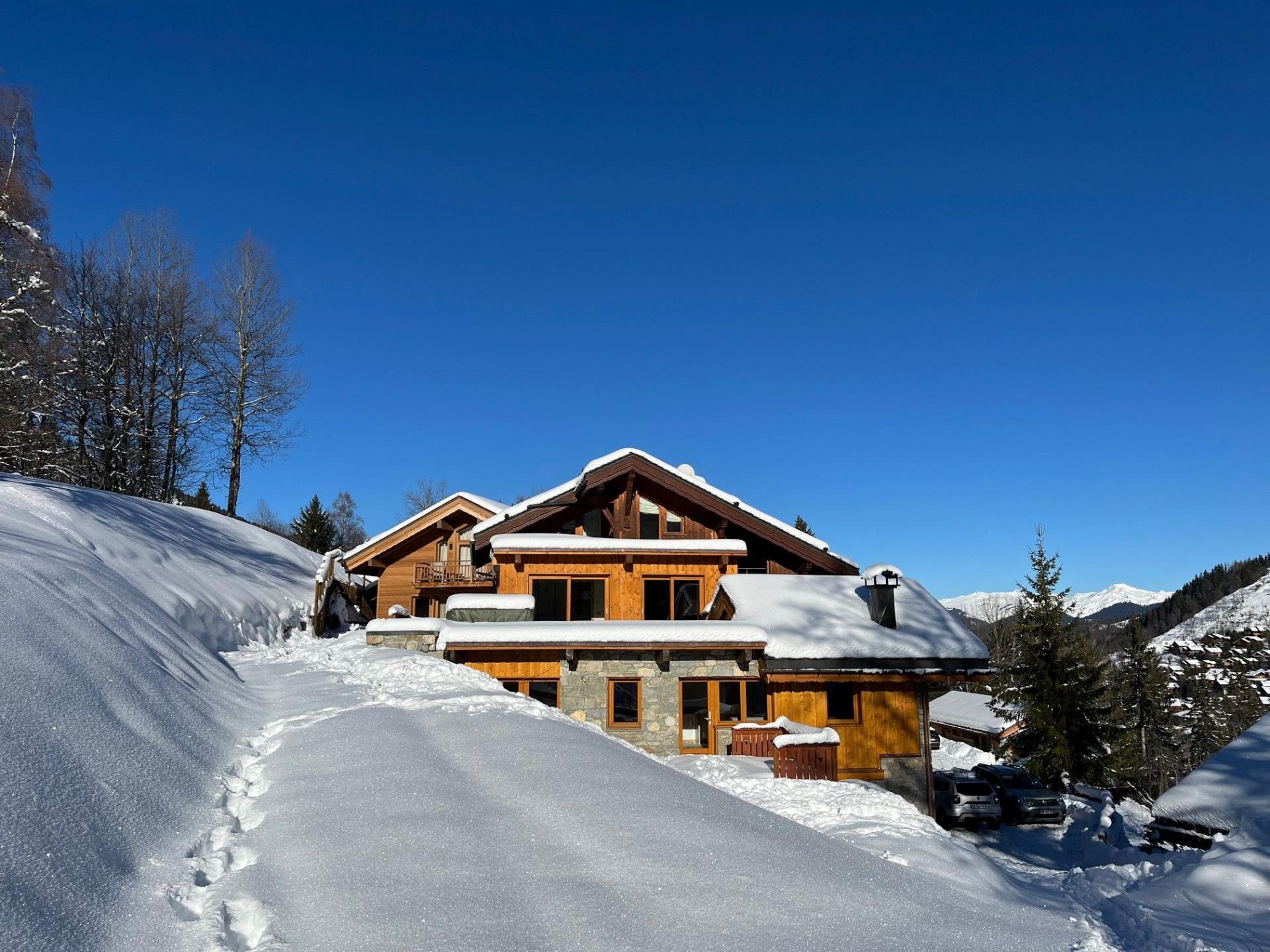 Chalet Indiana - Exterior.jpg