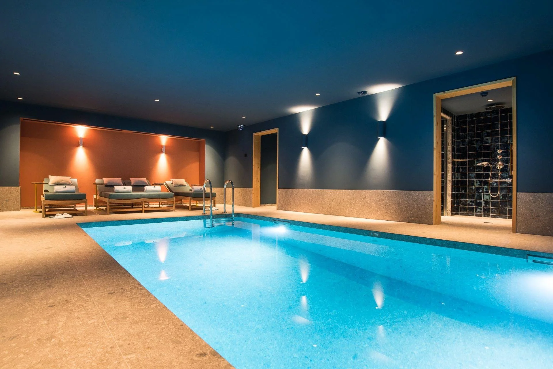 Chalet Eleonore - Pool 2.jpg