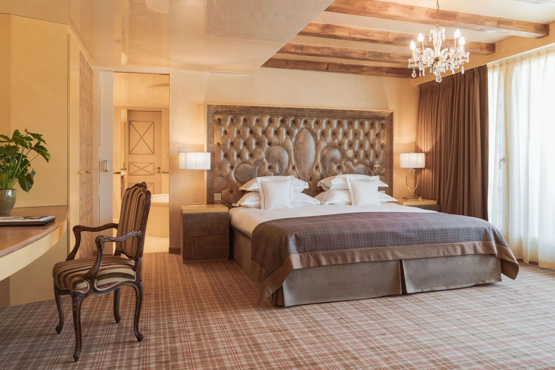Carlton Hotel - Room 6.jpg