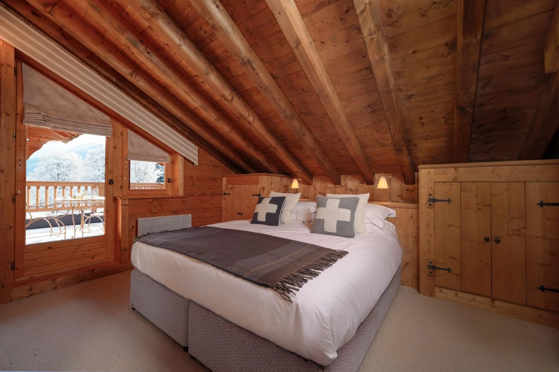 Chalet Indiana - Room 2.jpg
