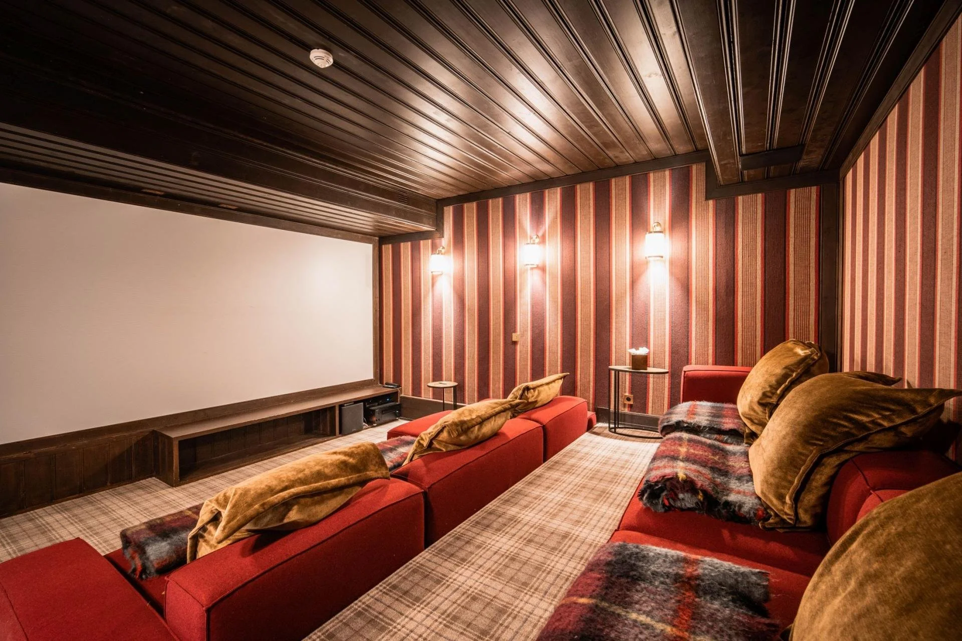 Chalet Ebene - Cinema.jpg