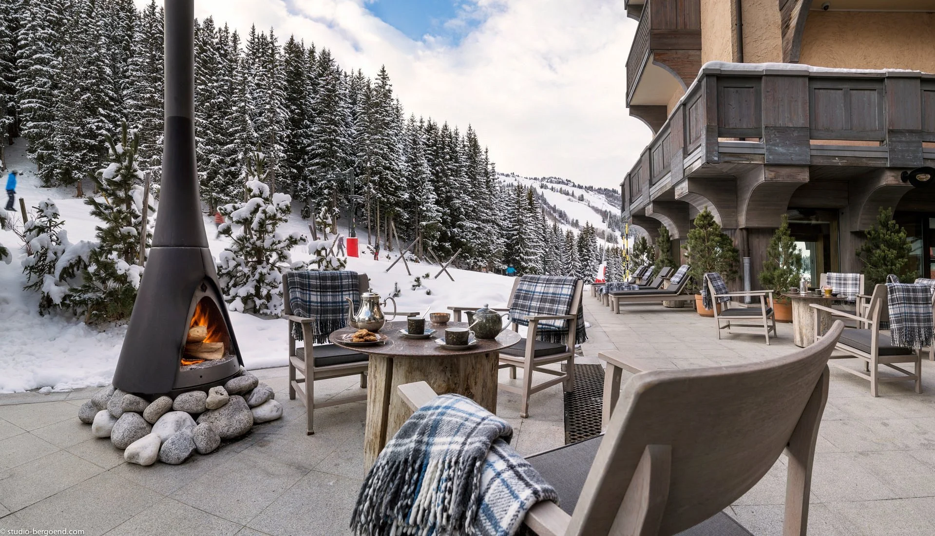 AMAN Le Melezin - Terrace.jpg