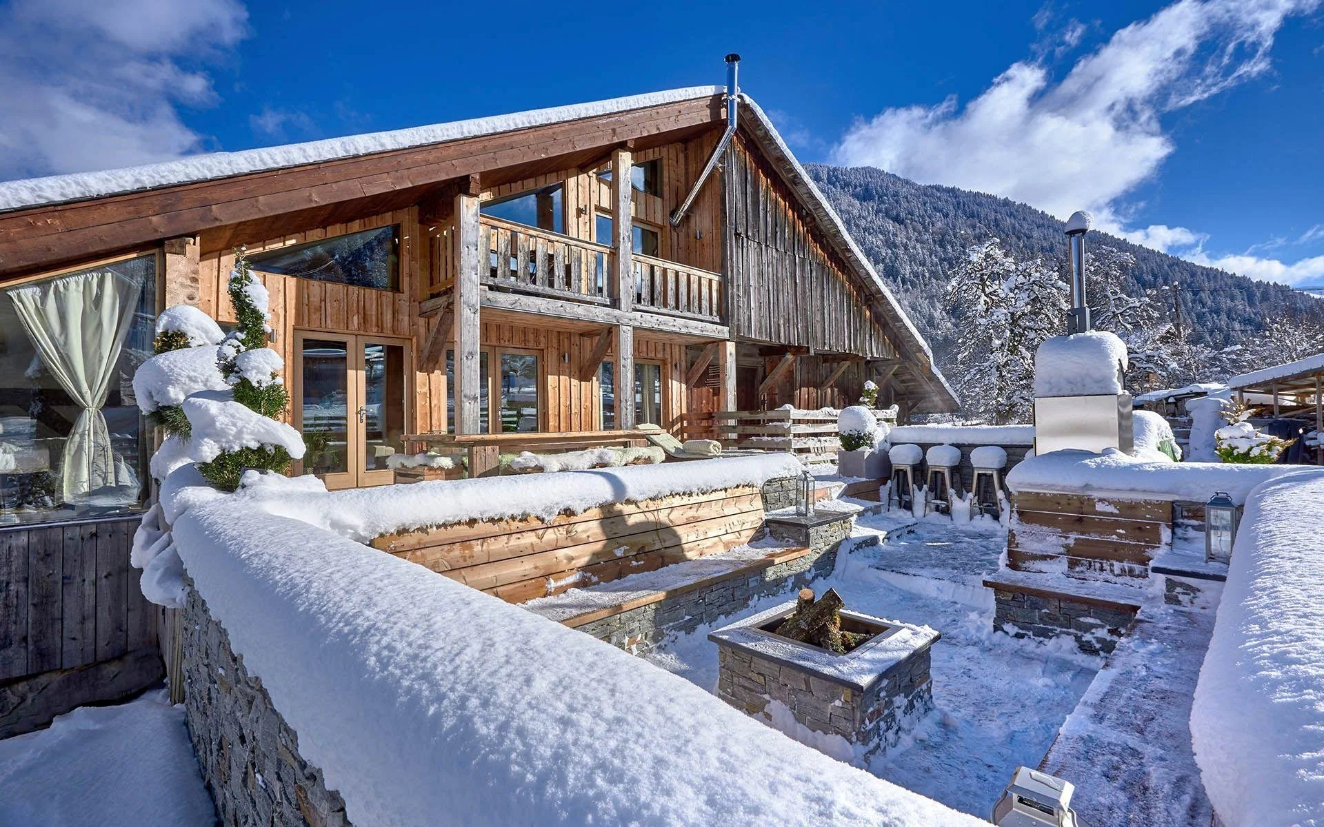 Chalet 46 - Exterior.jpg