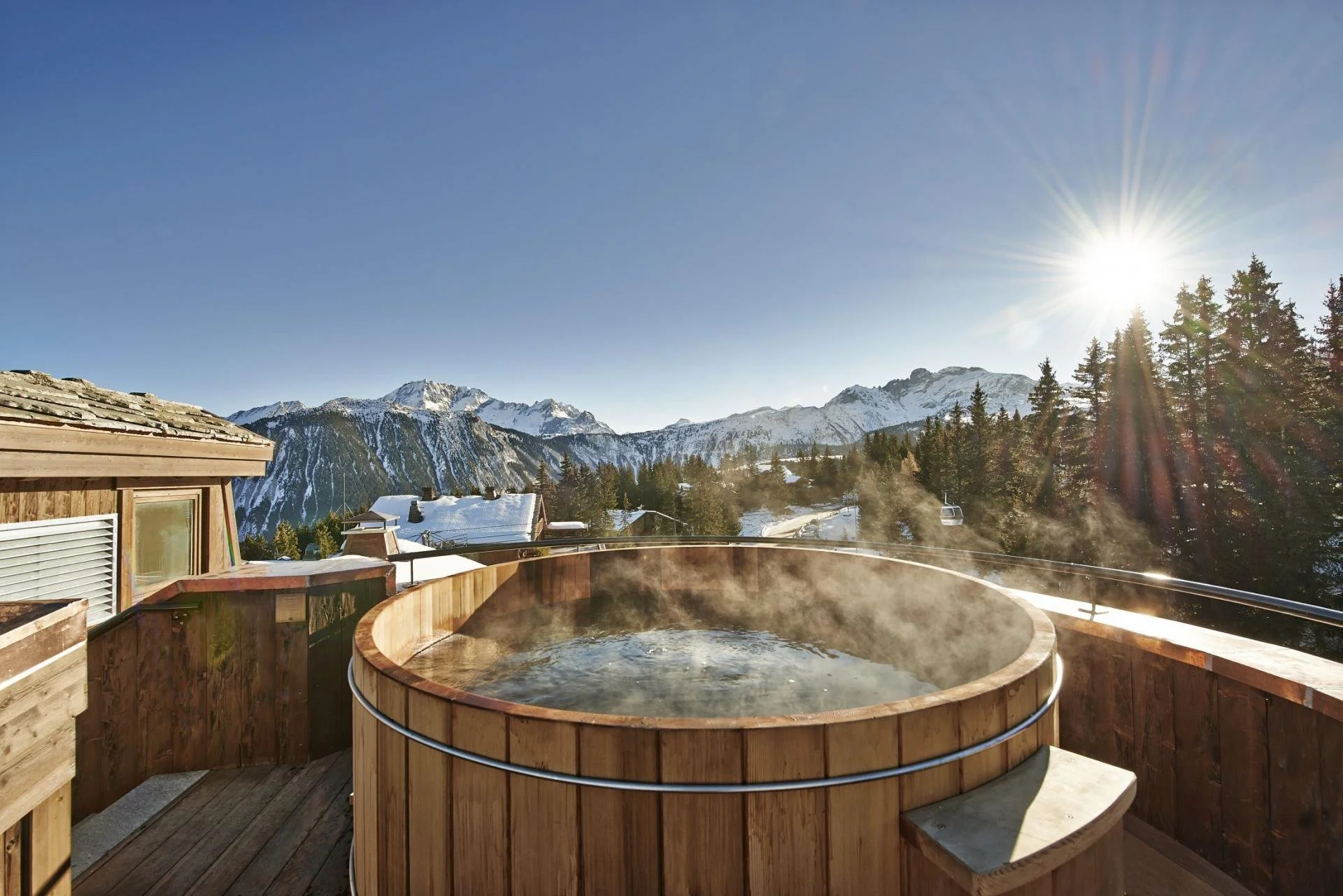 Hotel L'Apogee - Penthouse Hot Tub.jpg