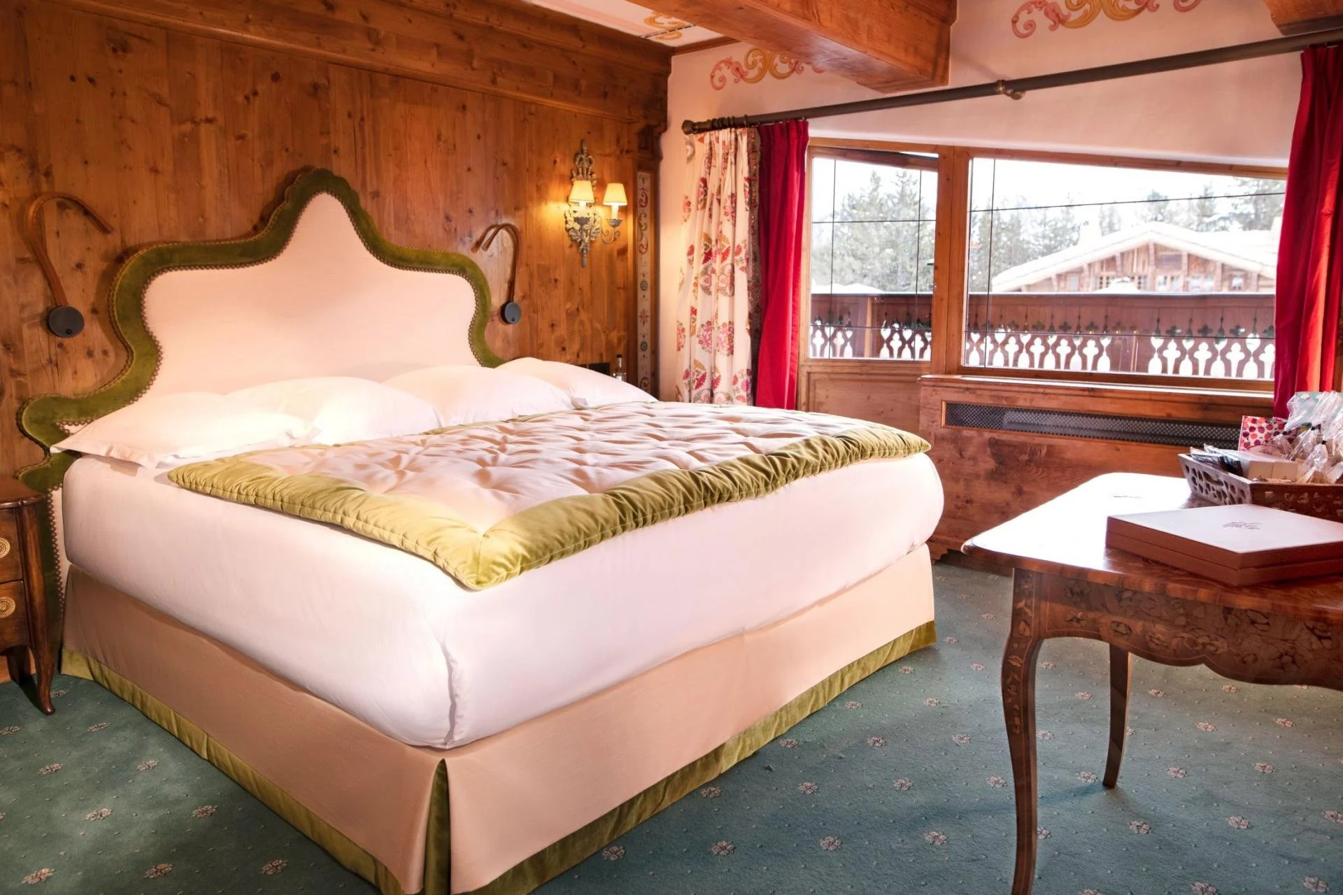 Les Airelles Penthouse - Room 4.jpg