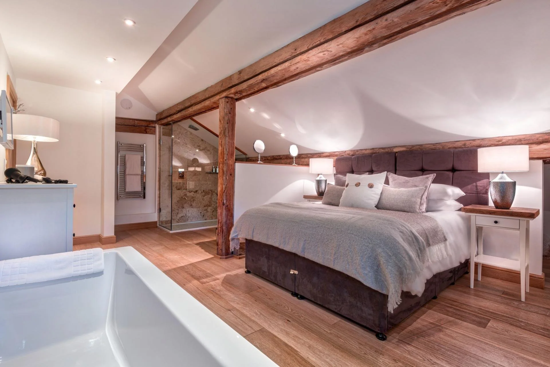 Chalet 46 - Room 3.jpg