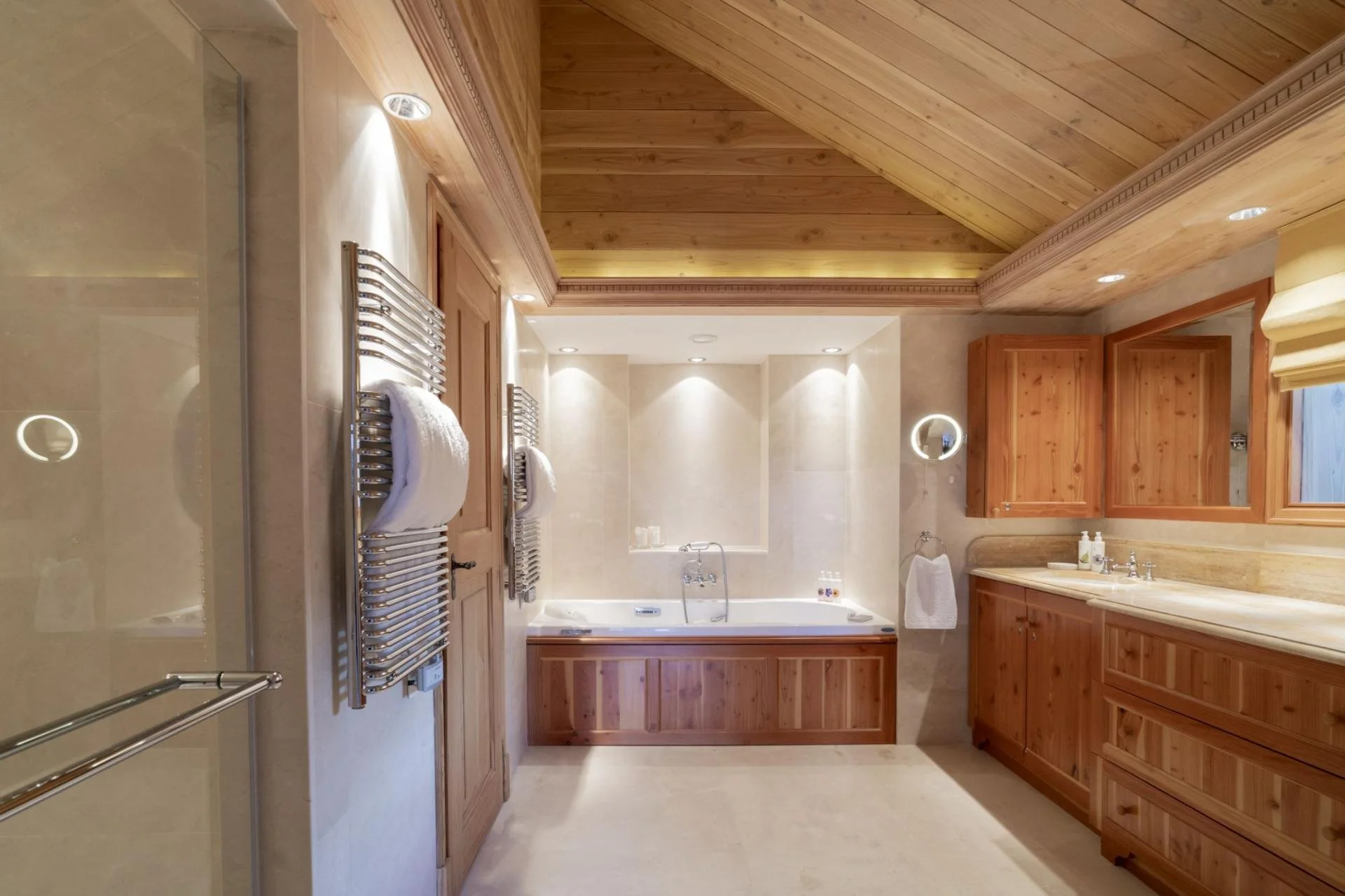 Chalet Foret - Bathroom.jpg