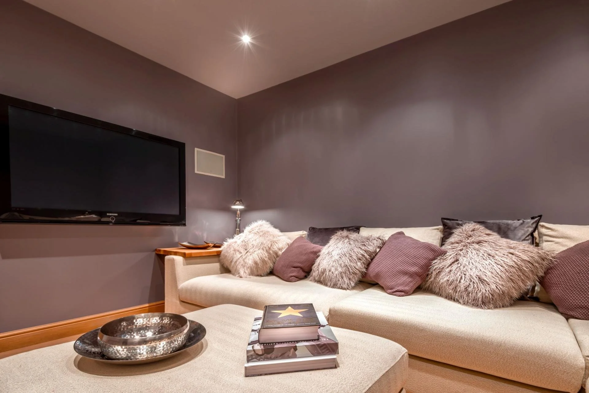 Chalet 46 - Snug.jpg