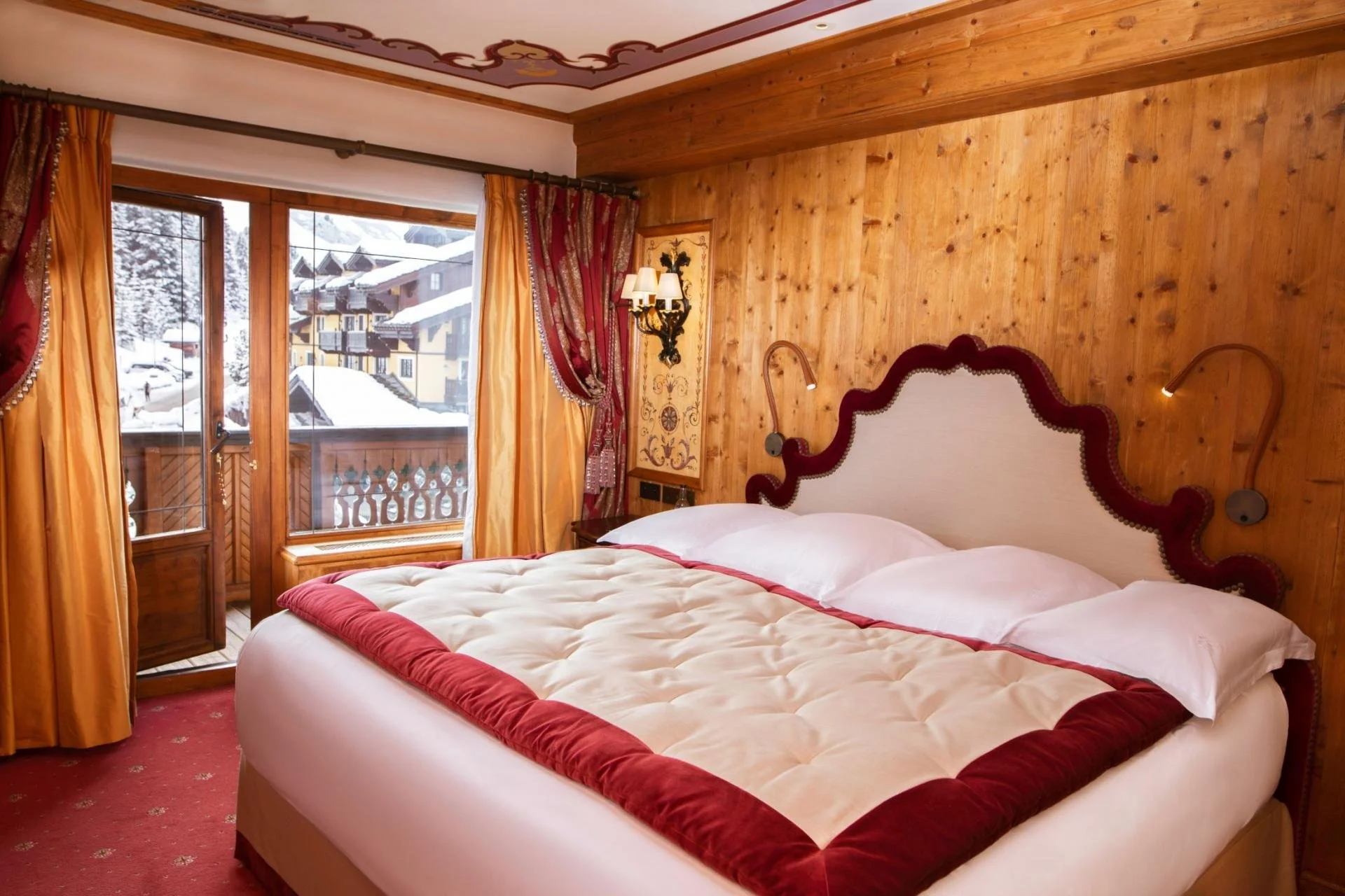 Les Airelles Penthouse - Room 3.jpg