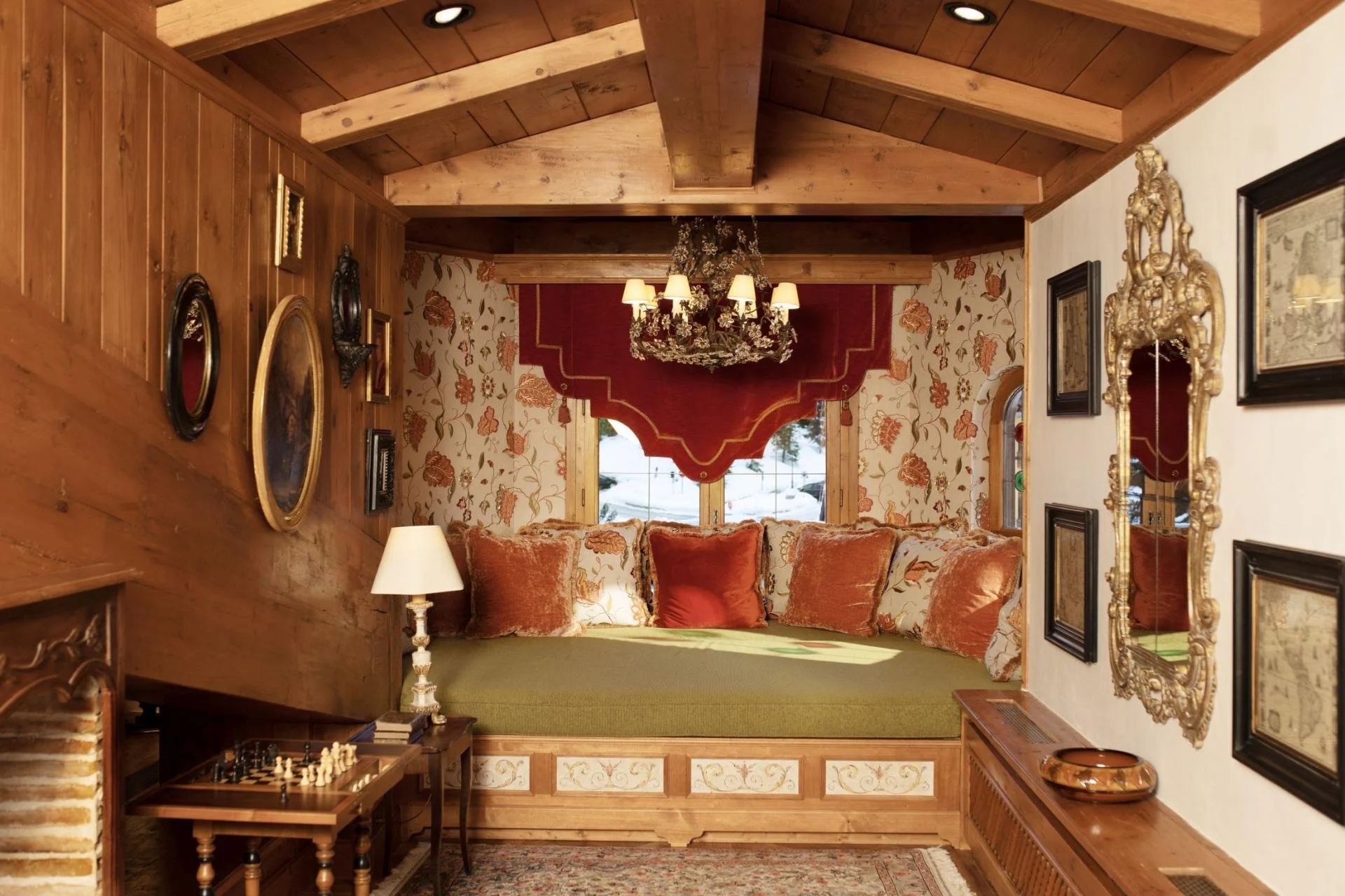 Les Airelles Penthouse - Snug.jpg