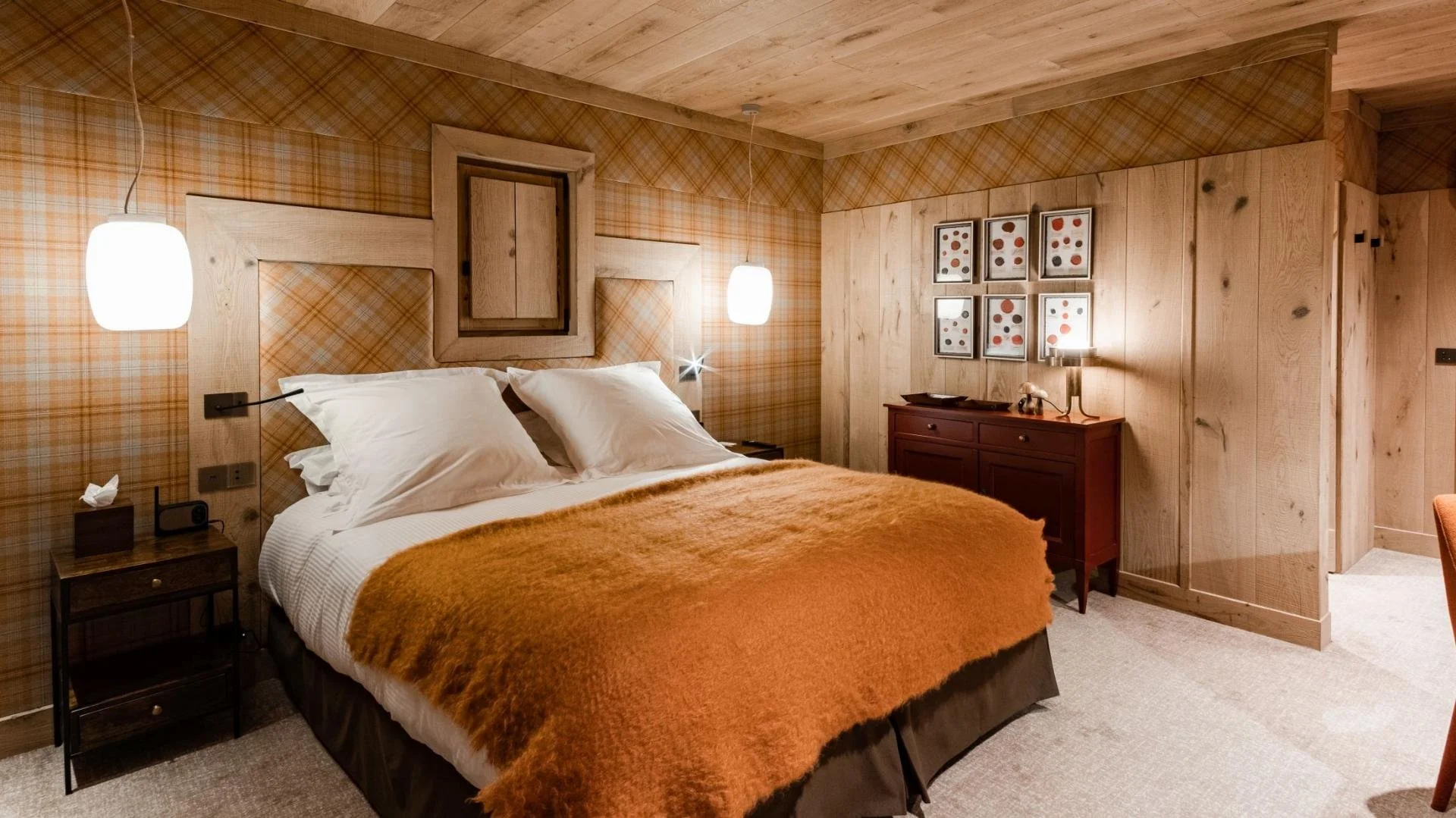 Chalet La Grange - Room 5.jpg
