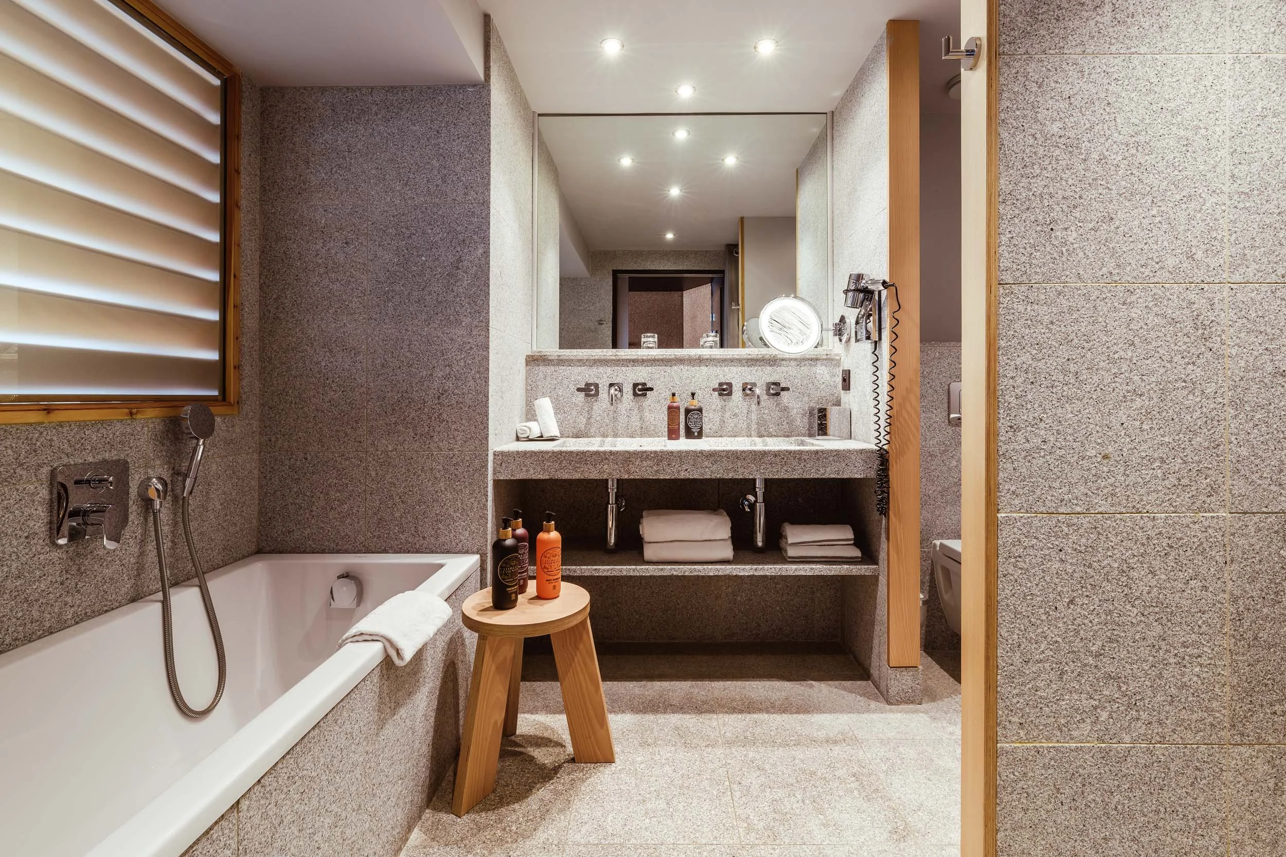 Hotel Altapura - Bathroom.jpg