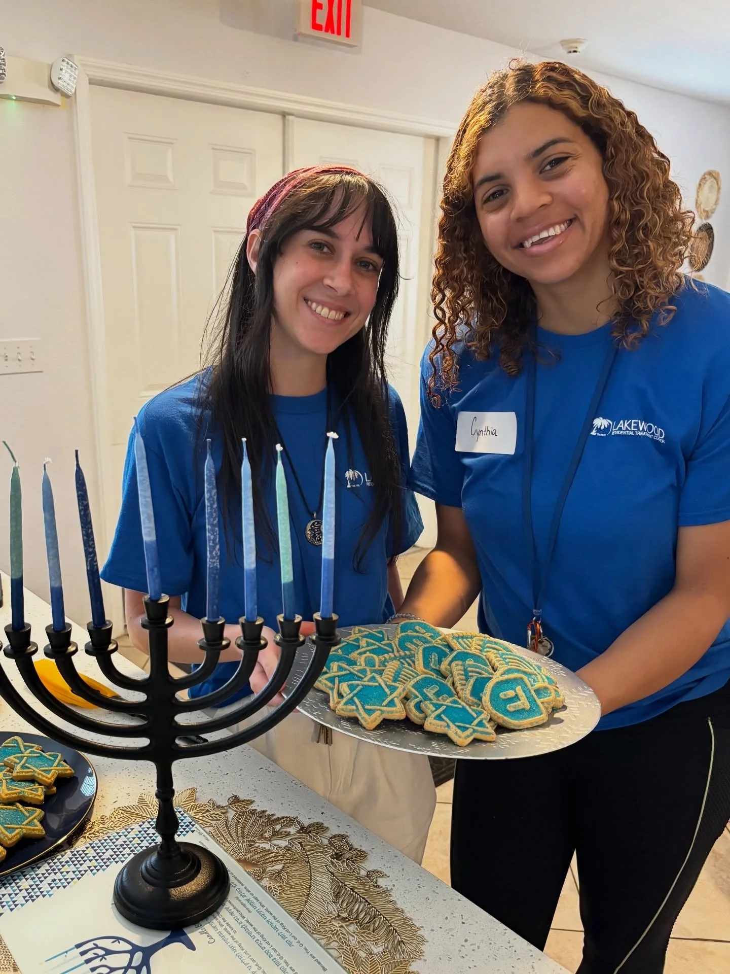 It&rsquo;s a special time of year, and we&rsquo;re enjoying the warmth, connection, and cozy moments it brings!✨

Our music-therapy sessions continuing to be a peaceful highlight for residents. 🎶🪴

#holidays #lakewoodcenter #residentialliving #ment