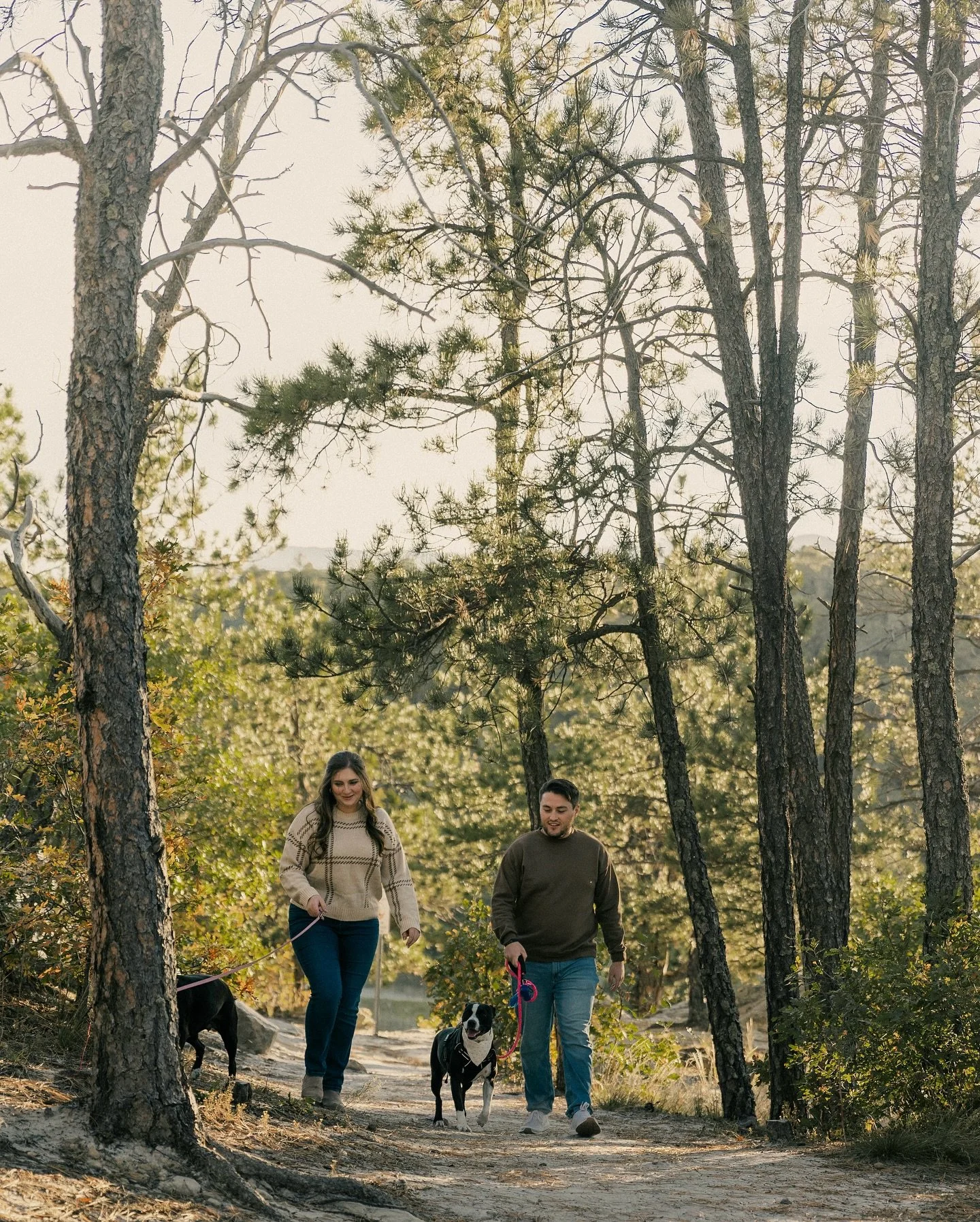 We did a mini session with our friends and their sweet pups a few weeks ago, and it was so much fun. Documenting these two and the season of life they&rsquo;re in is such a joy! We can&rsquo;t wait to capture their wedding in just a few months. 🥹 

