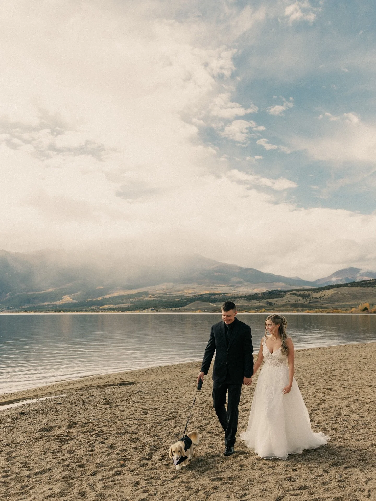 reminiscing on the most beautiful fall day with TJ and Annie 🍂⛰️