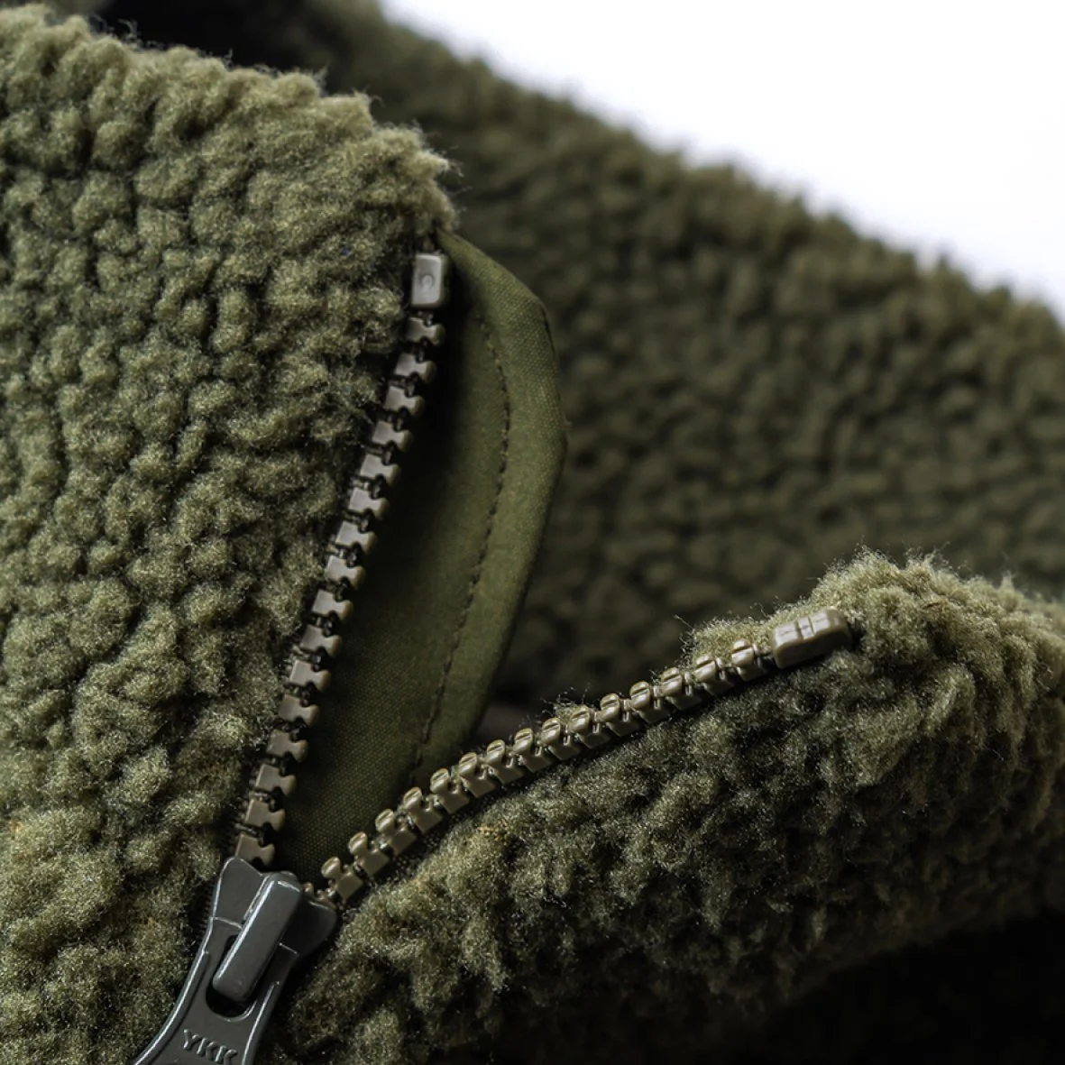 Chalk River Fleece_Detail Zip.jpg