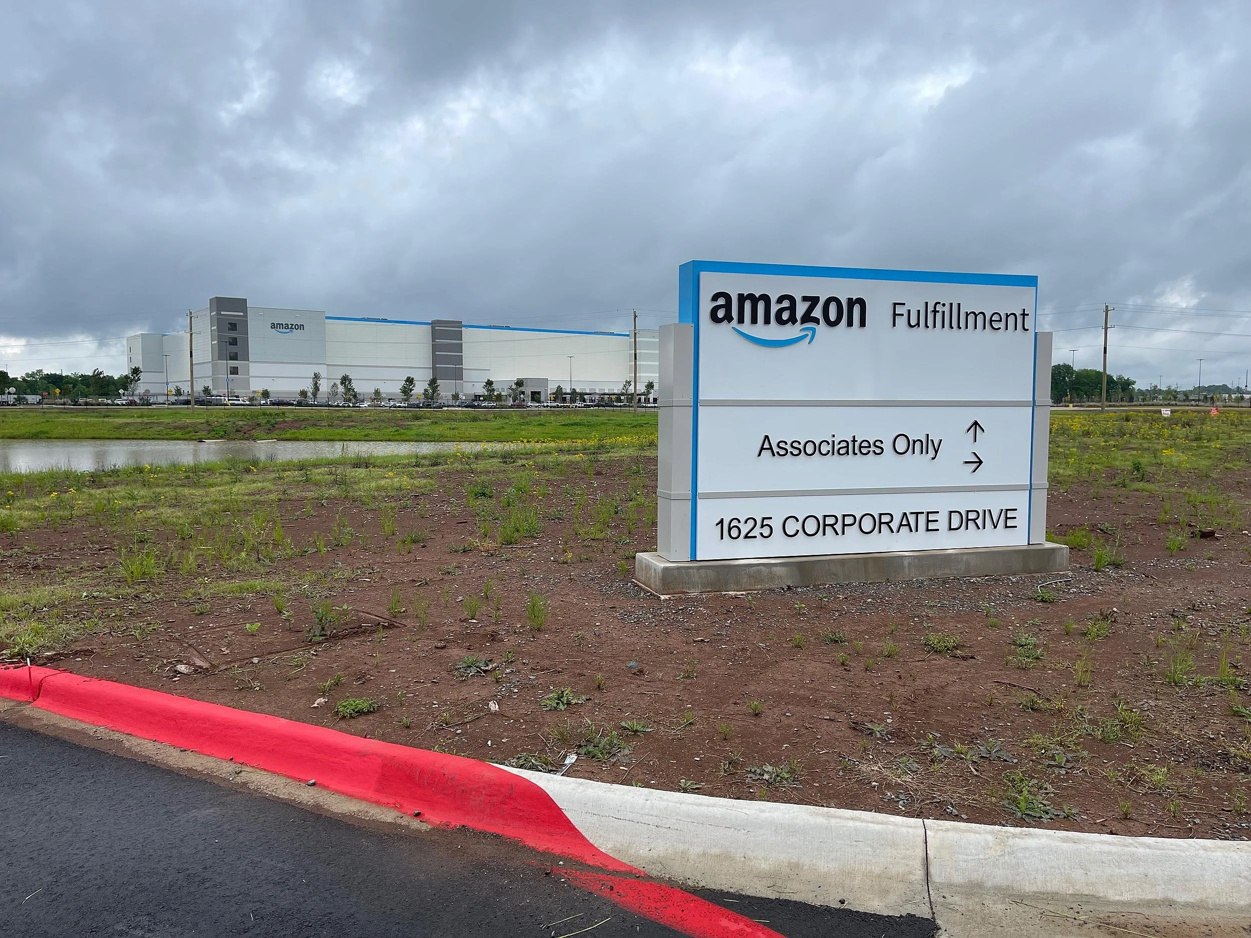 Amazon Distribution Center Hiring