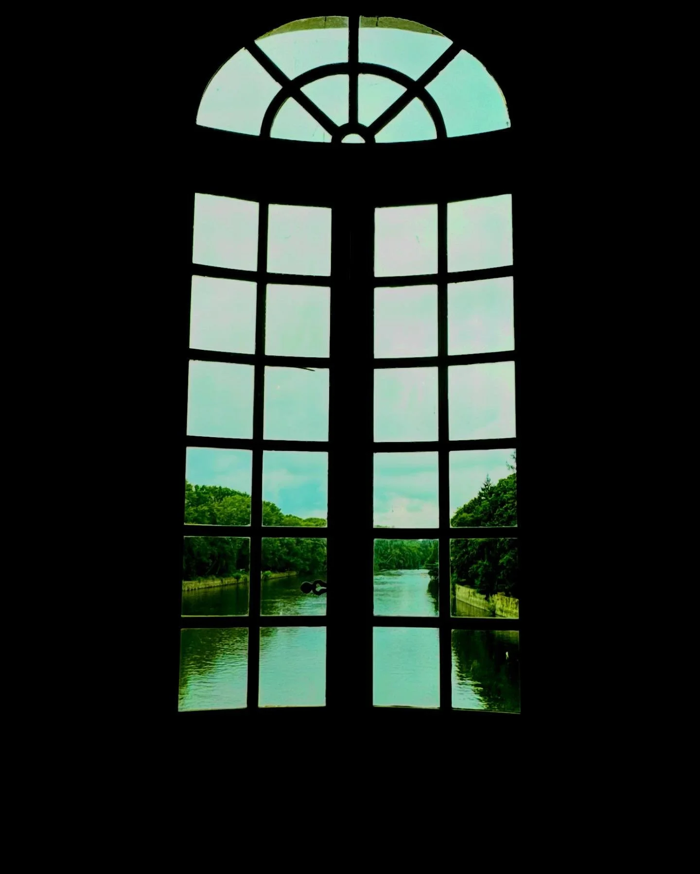 En regardant par la fen&ecirc;tre&hellip; ch&acirc;teau Chenonceau  #chenonceau #ch&acirc;teau #chateauchenonceau #art #photography