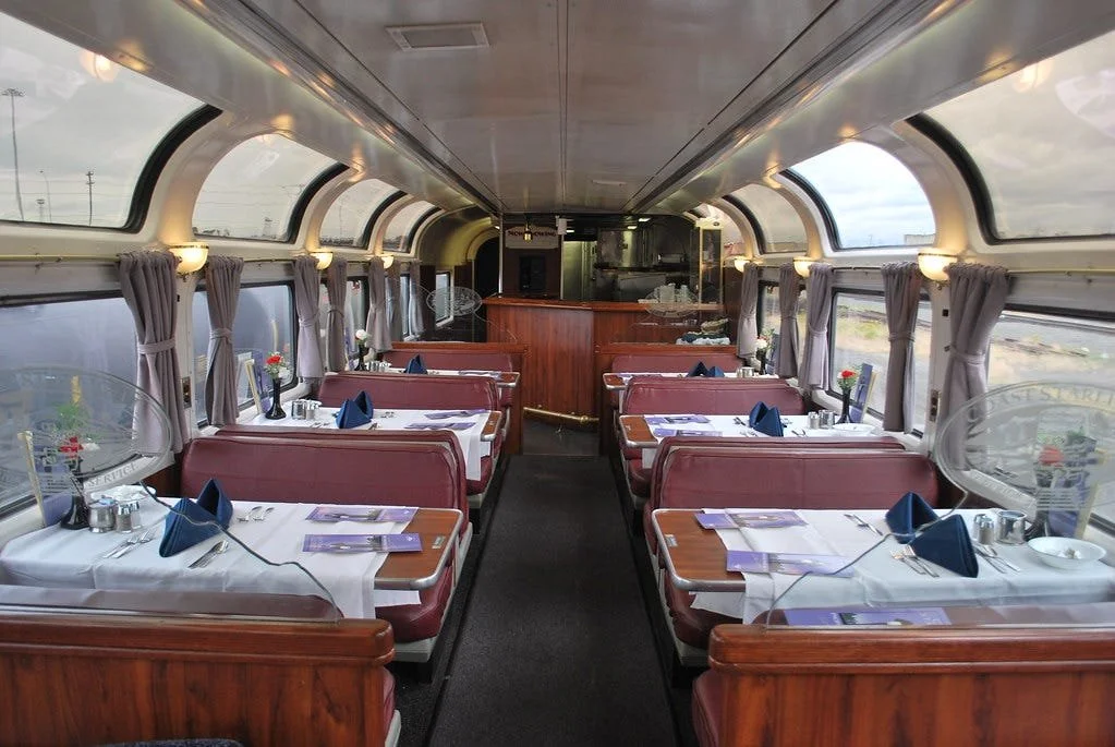 Coast Starlight and its dining car,