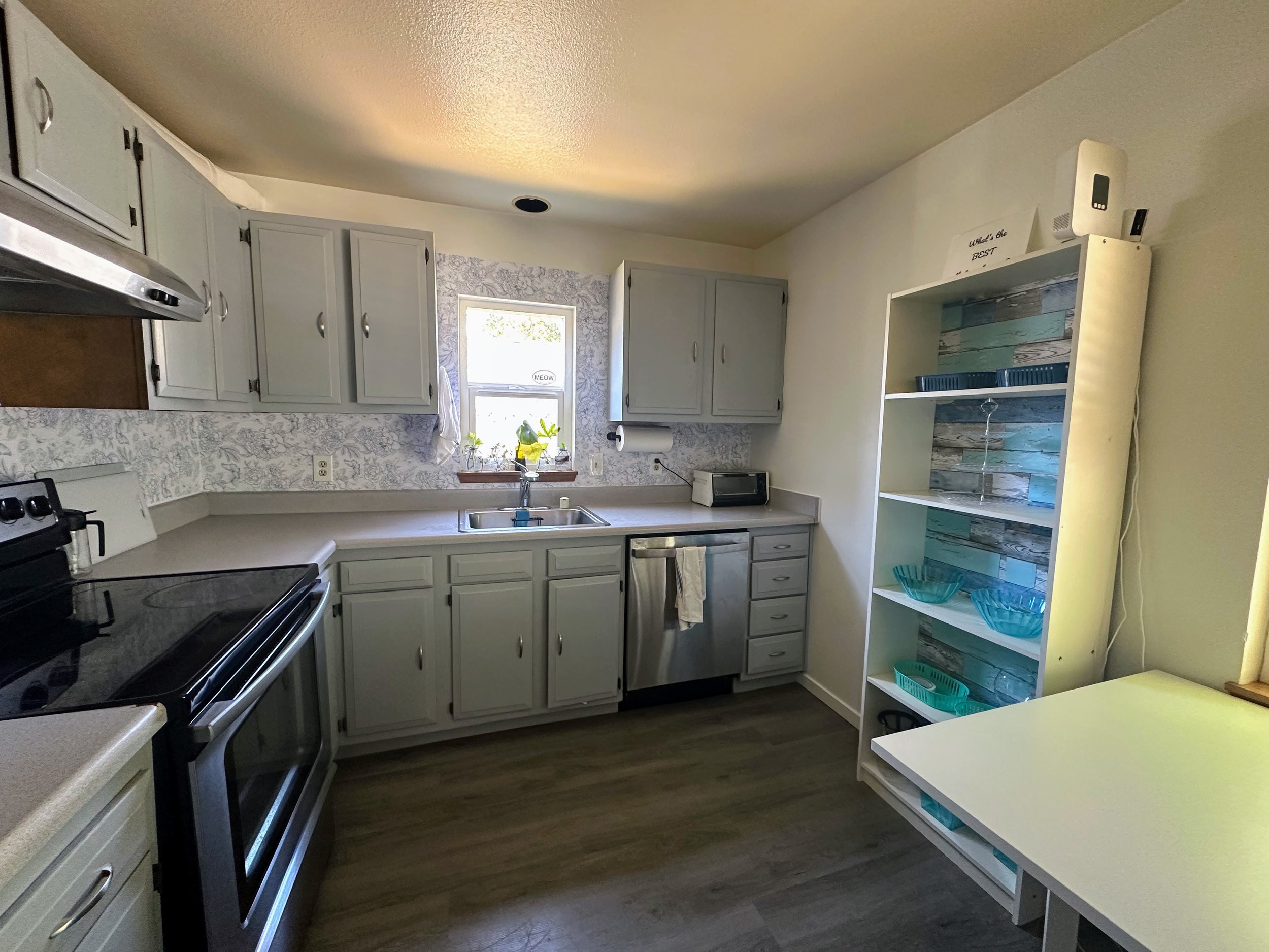 Full kitchen