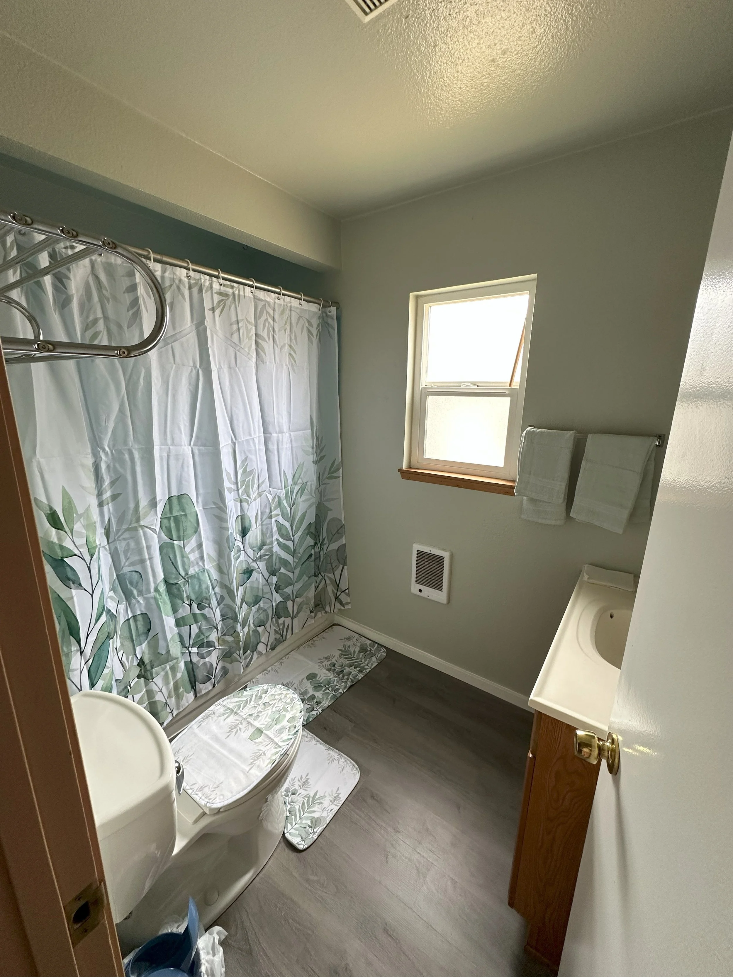 Full bathroom