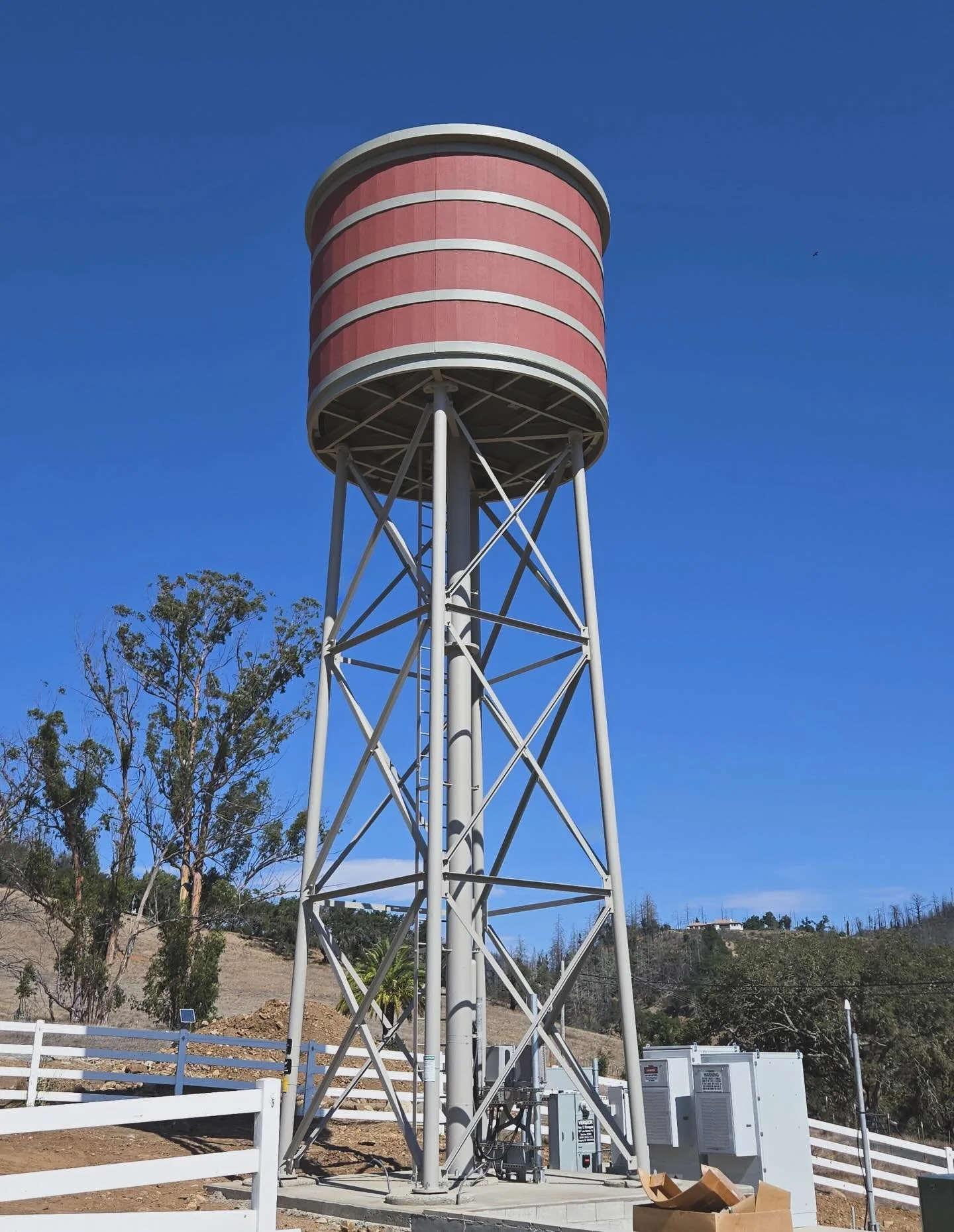 This site is coming along nicely up in Santa Rosa. It just needs a fence and some finishing touches.
-
-
-
#watertank #telecom #stealthtower