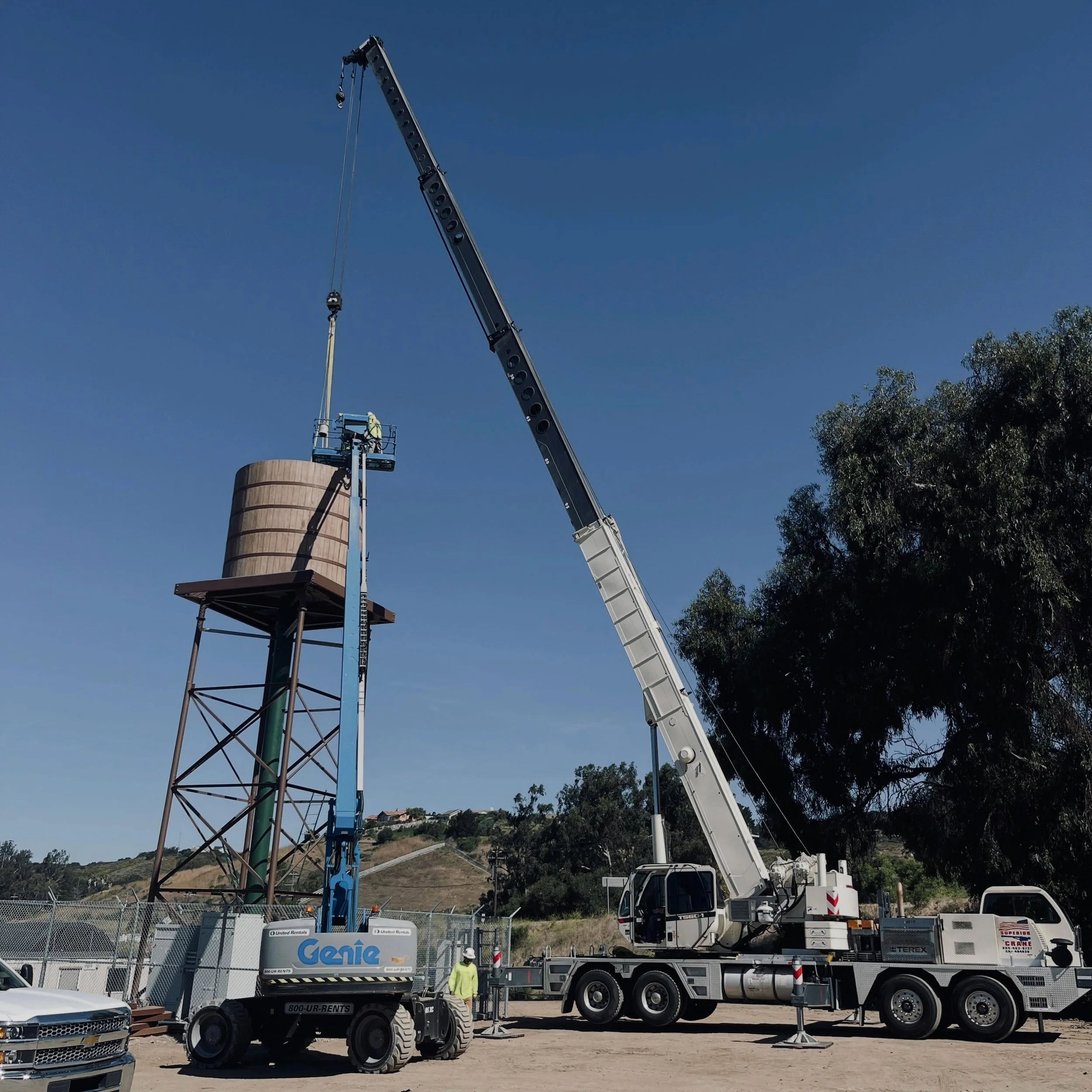 A follow-up to our last post. @a_superior_crane came out to help us set the top tank portion on the tower. This site is moving onto the final stages.