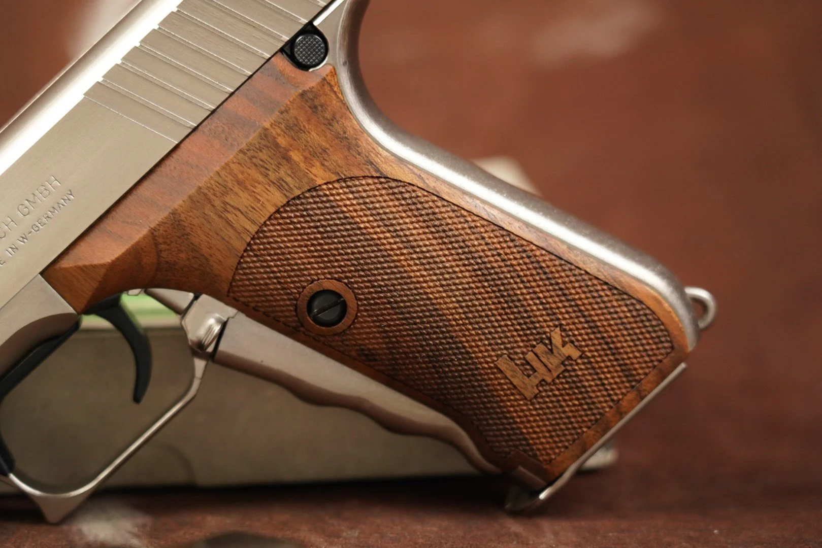 05 Heckler & Koch H&K HK P7M10 P7 M10 .40 S&W Nickel Semi-Auto.JPG