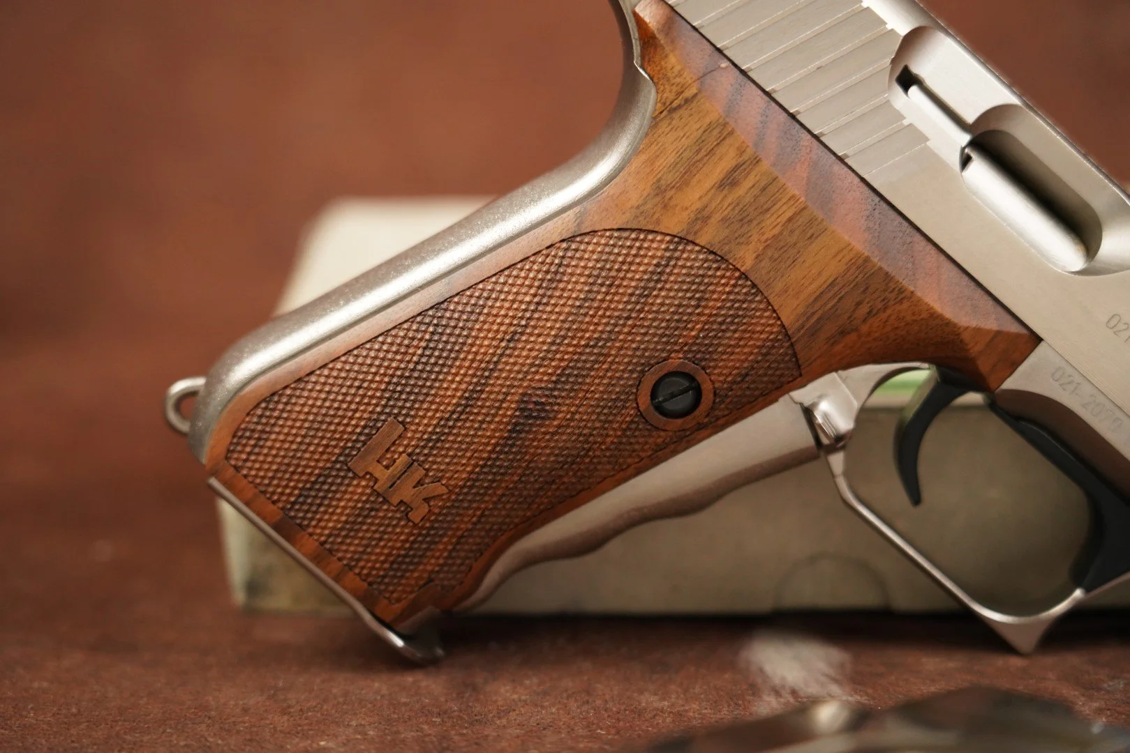 07 Heckler & Koch H&K HK P7M10 P7 M10 .40 S&W Nickel Semi-Auto.JPG