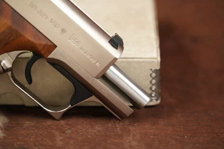 Heckler & Koch P7M10 — .40 S&W Gas-Delayed Semi-Automatic Pistol (1992 ...