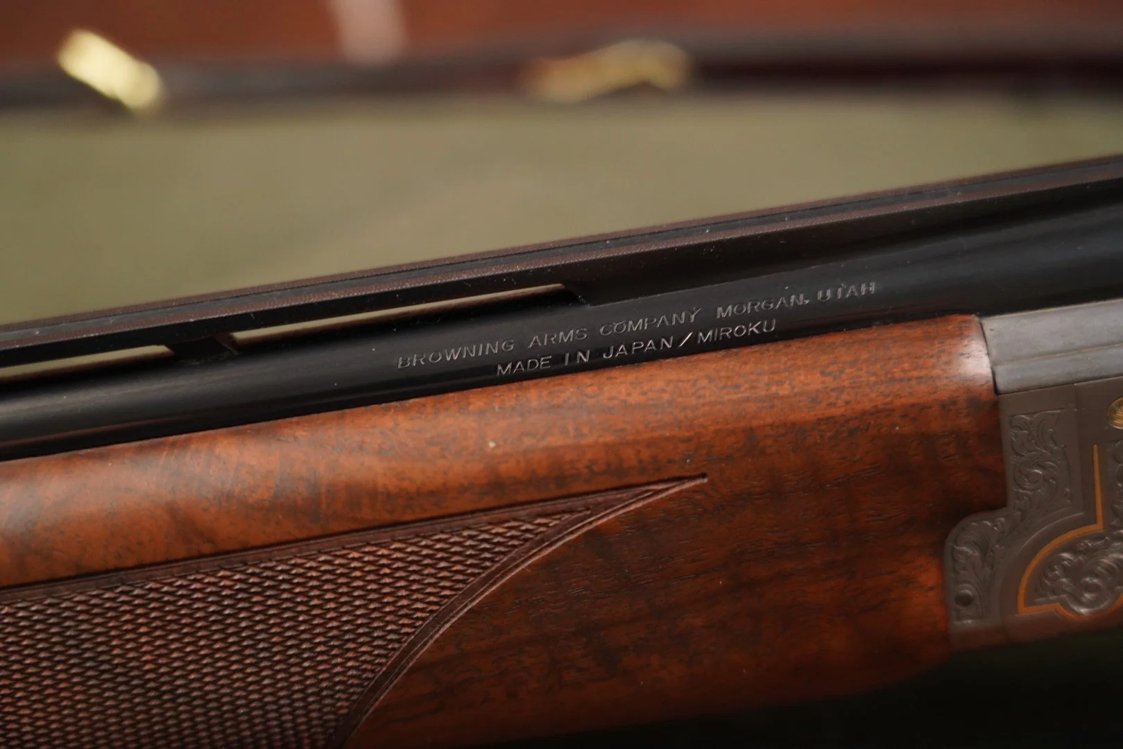 08 Browning Model Citori 525 Golden Clays 28 Ga. 30%22 Invector Over Under Shotgun 2004JOE00388 (Large).JPG