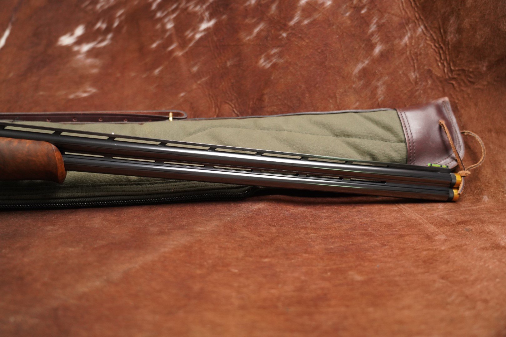 13 Browning Model Citori 525 Golden Clays 28 Ga. 30%22 Invector Over Under Shotgun 2004JOE00393 (Large).JPG