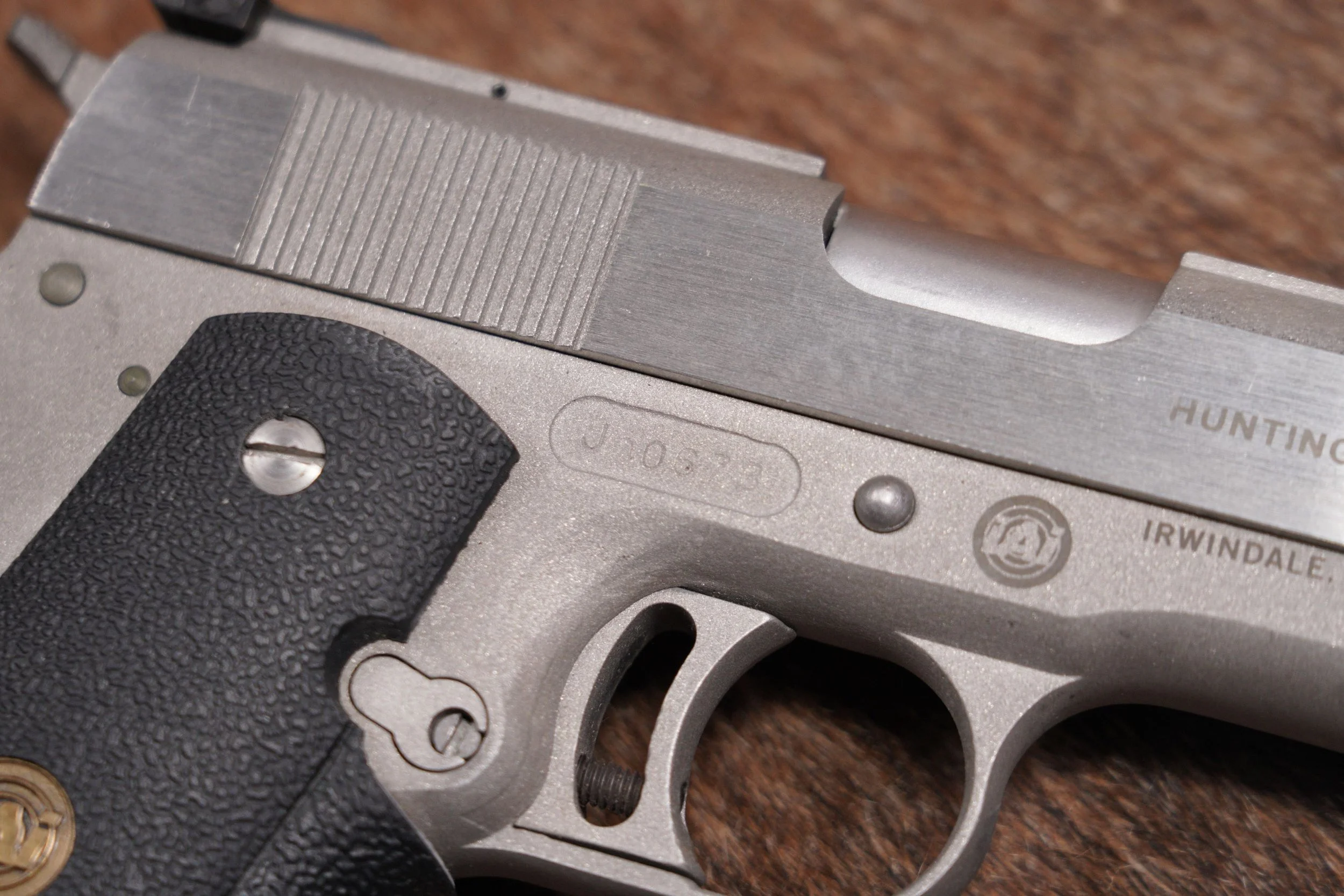 04 IAI Irwindale Arms Inc Javelina Hunting Model 10mm 7%22 Longslide 1911.JPG