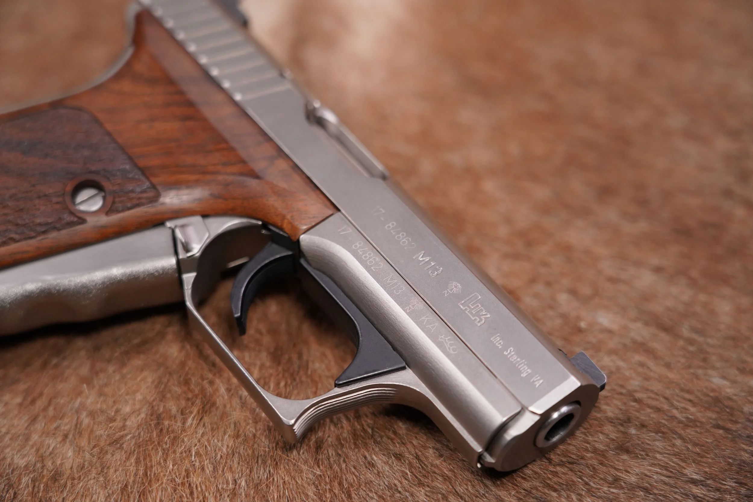 08 Heckler & Koch H&K P7M13 P7-M13 9mm 4%22 Nickel Squeeze Cocker Pistol, 1990.JPG